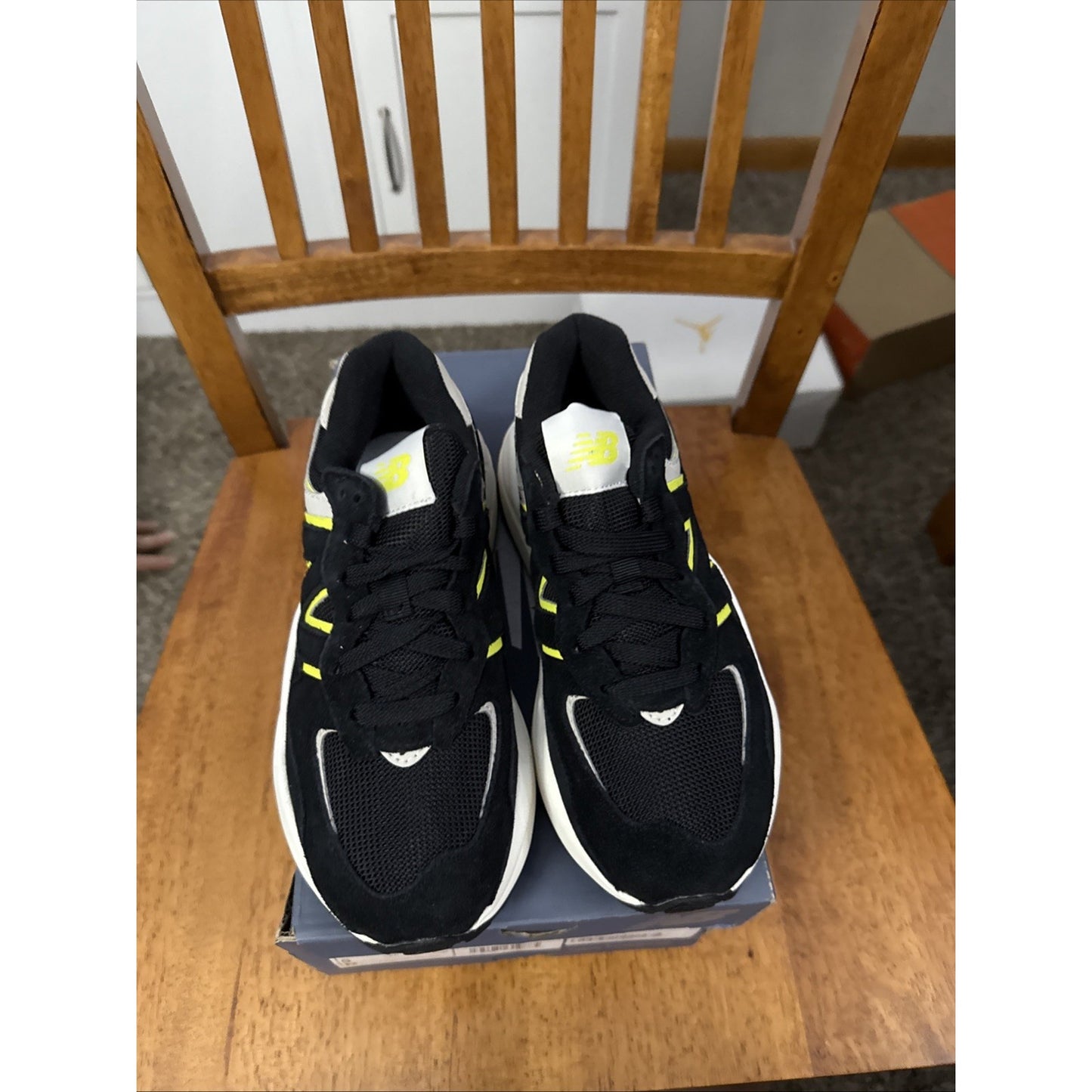 Size 5 Women's New Balance Black/Oyster Pink (W5740HL1) BS160