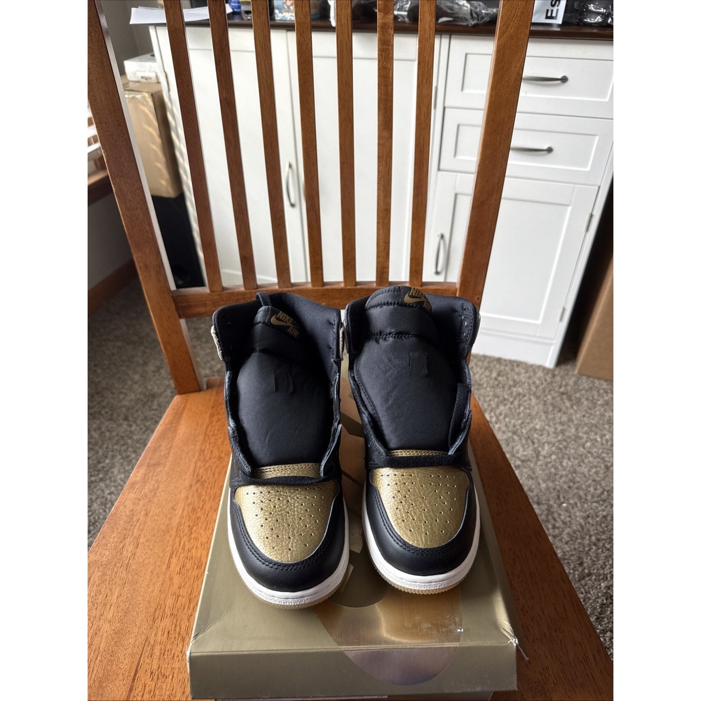 Size 5y NIKE Jordan 1 Retro High OG Black Metalic Gold BS005
