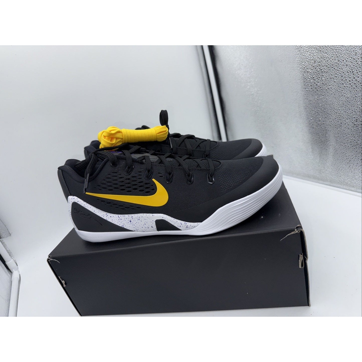 Size 11 - Nike Kobe 9 EM Protro TB Lakers Away