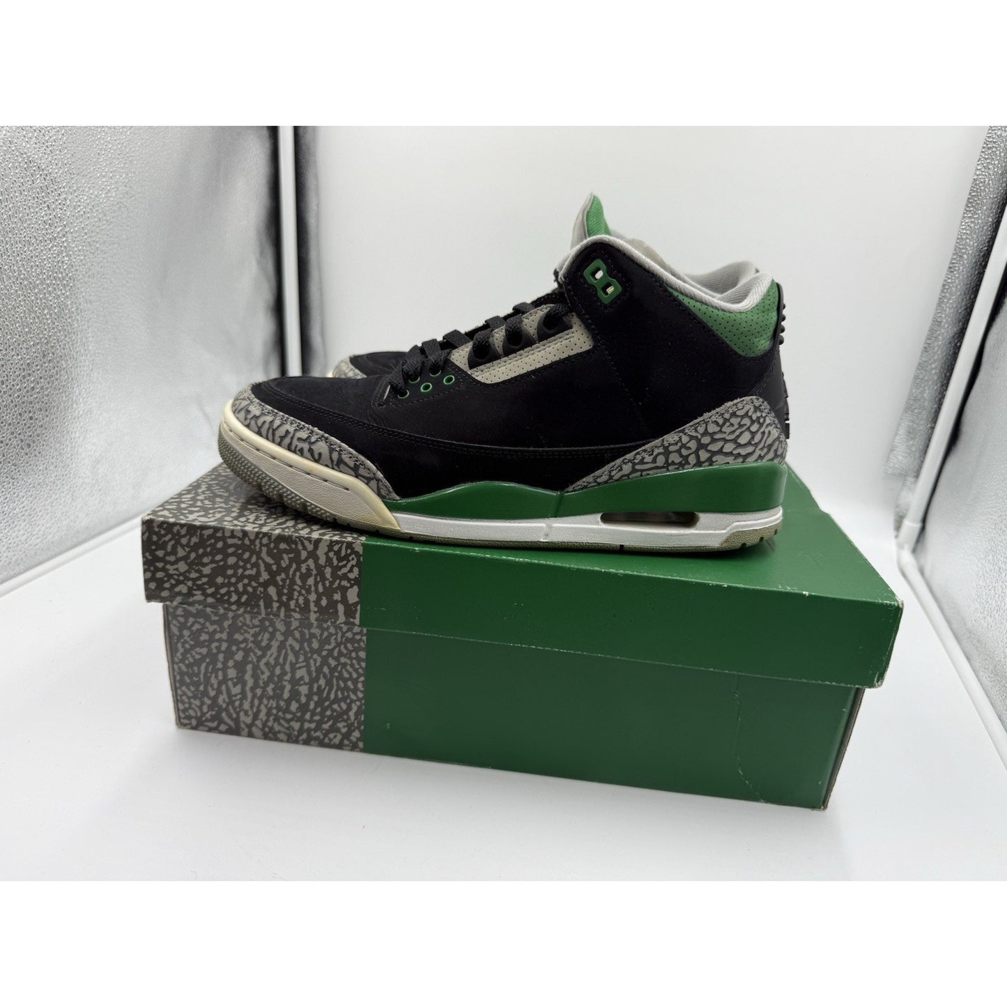Size 9 - Jordan 3 Retro Mid Pine Green