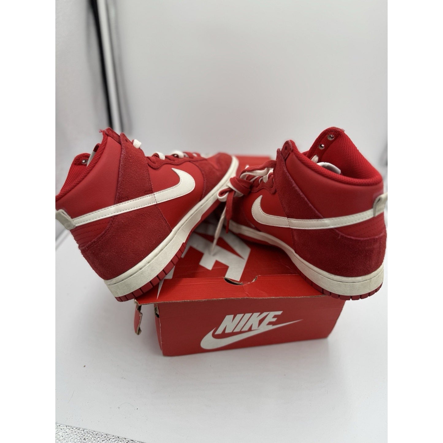 Size 9 - Nike Dunk SE High First Use Pack - University Red