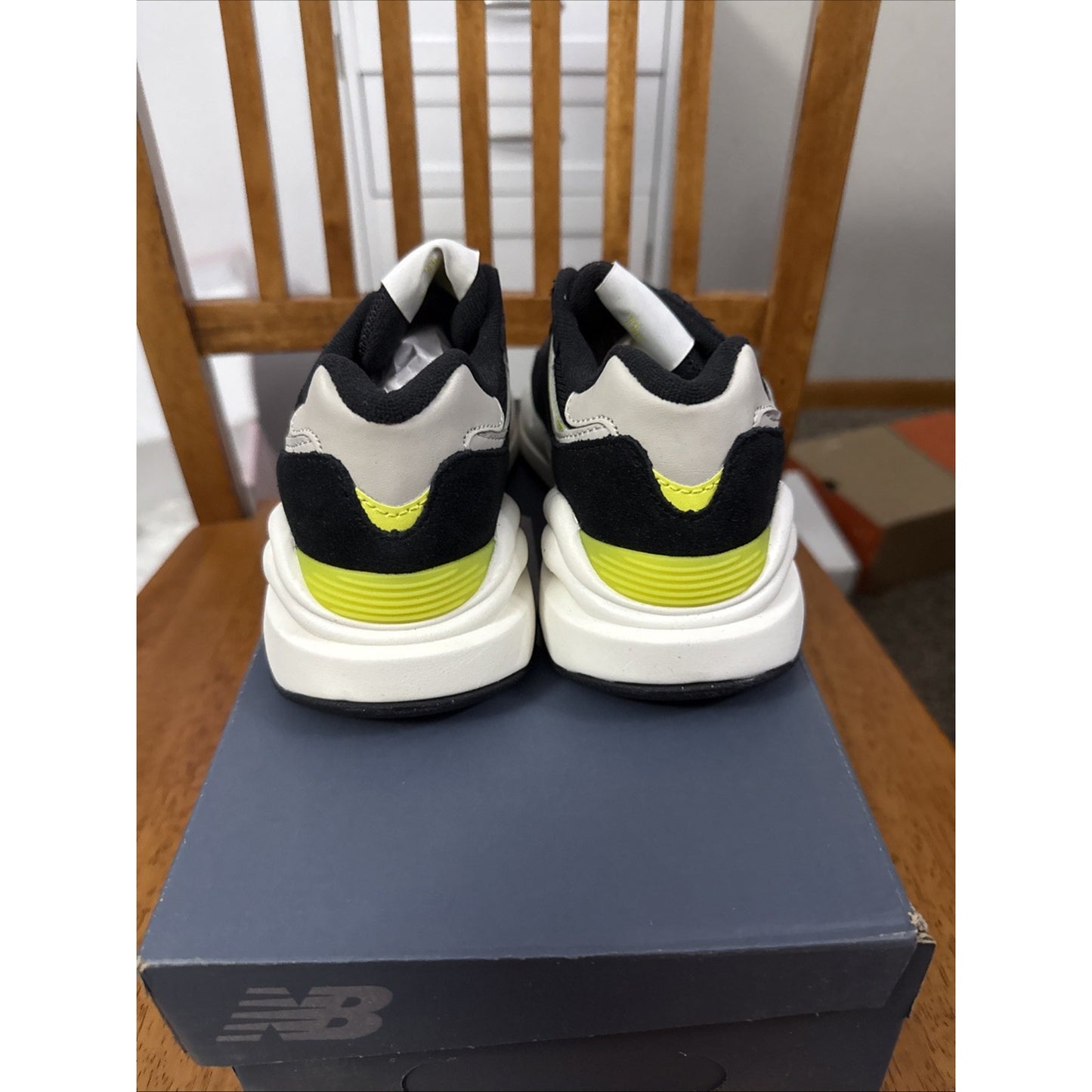 Size 5 Women's New Balance Black/Oyster Pink (W5740HL1) BS160