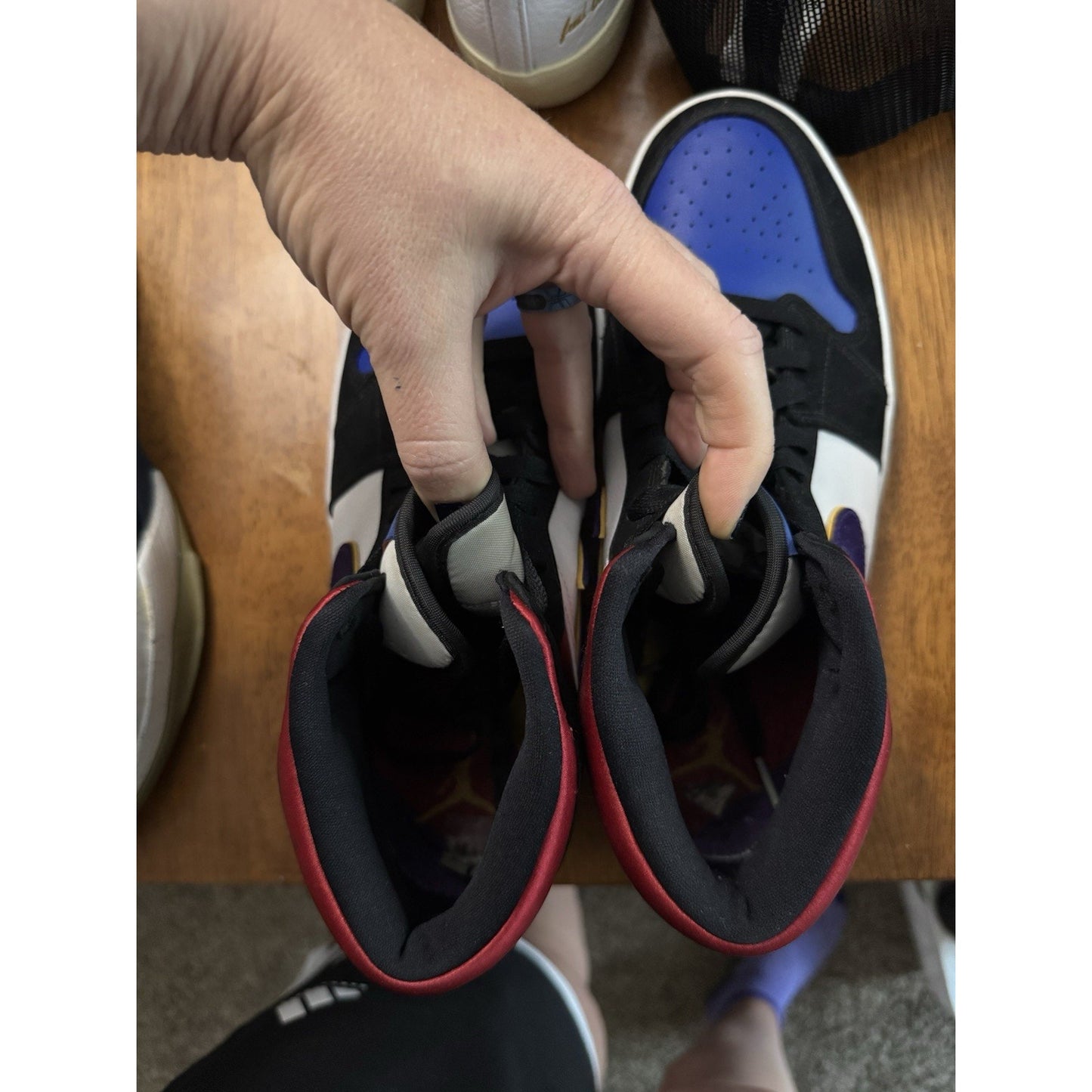 Size 10.5 - Air Jordan 1 SE Mid Rivals NBS075