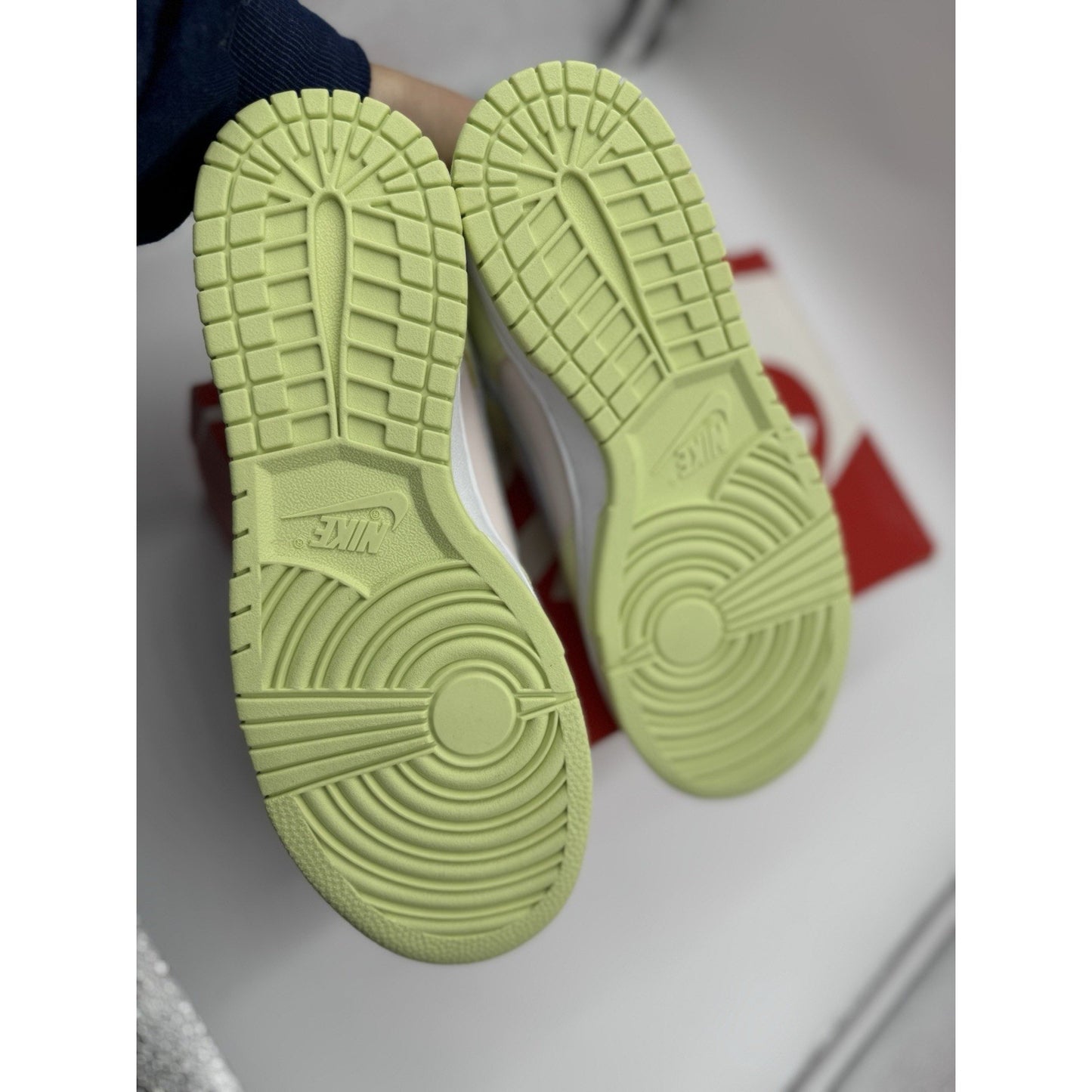Size 10 - Nike Dunk Low Lime Ice W BS580