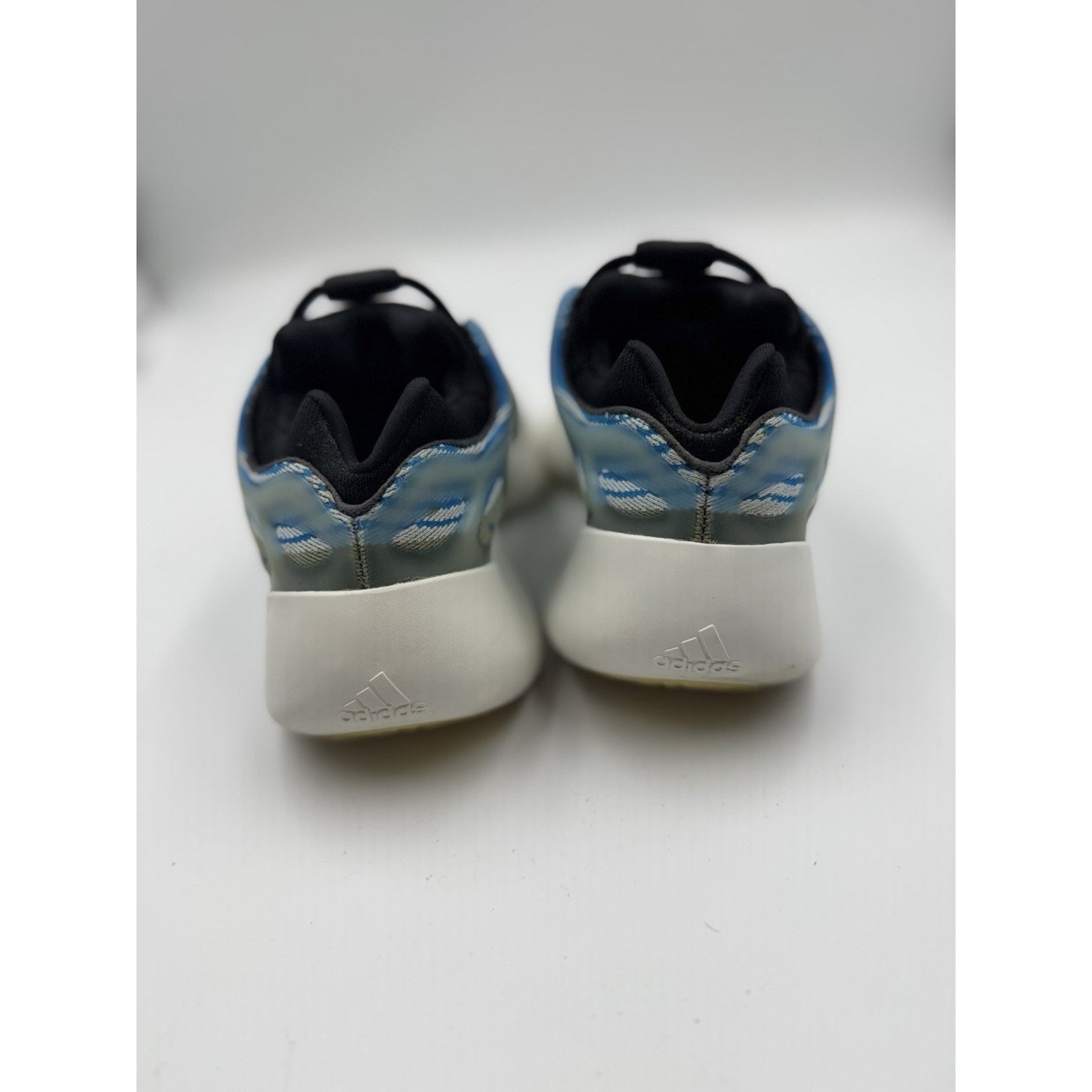 Size 5 - adidas Yeezy 700 V3 Arzareth NBS356