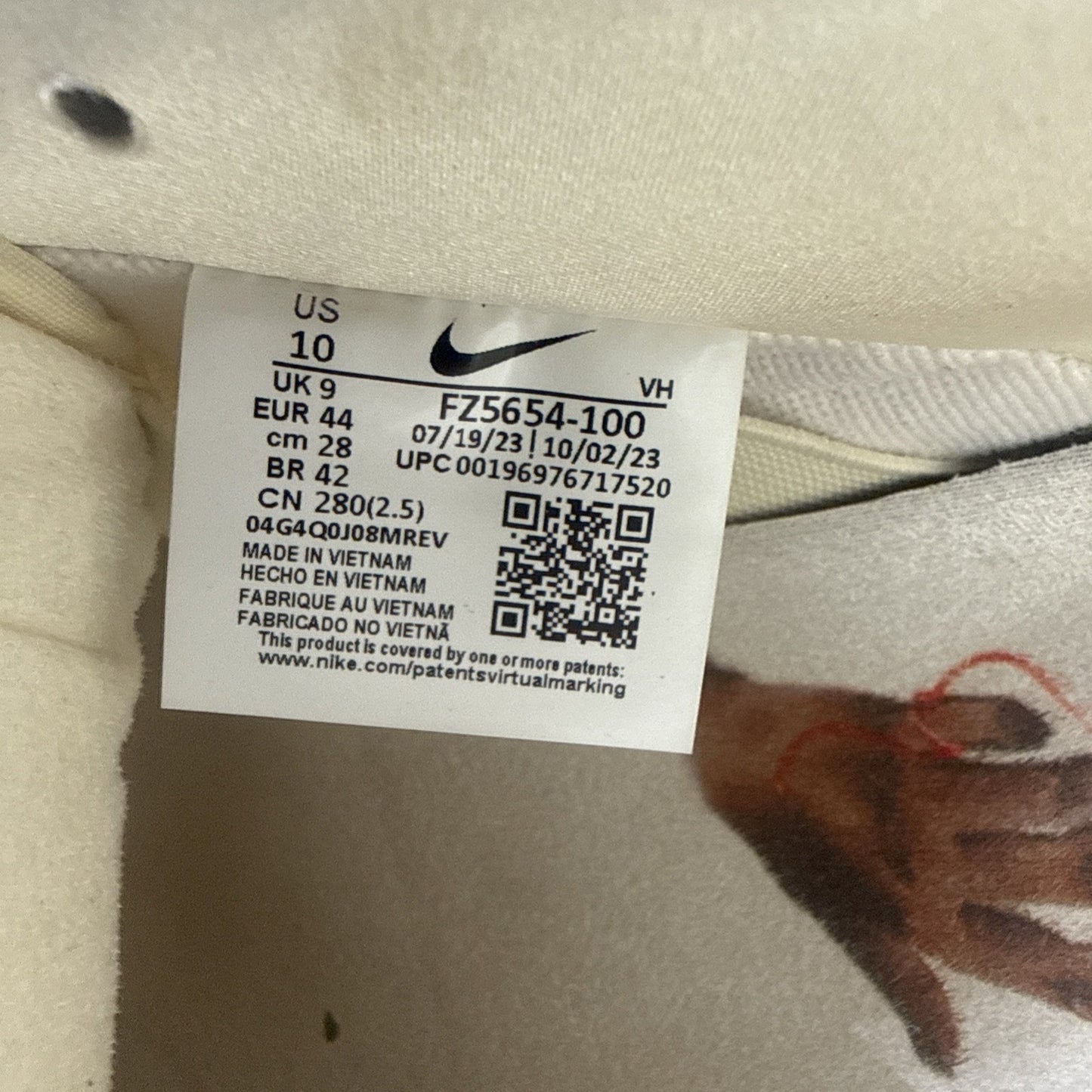 Size 10 - Nike Dunk Premium SB Low City of Love Collection - Light Bone