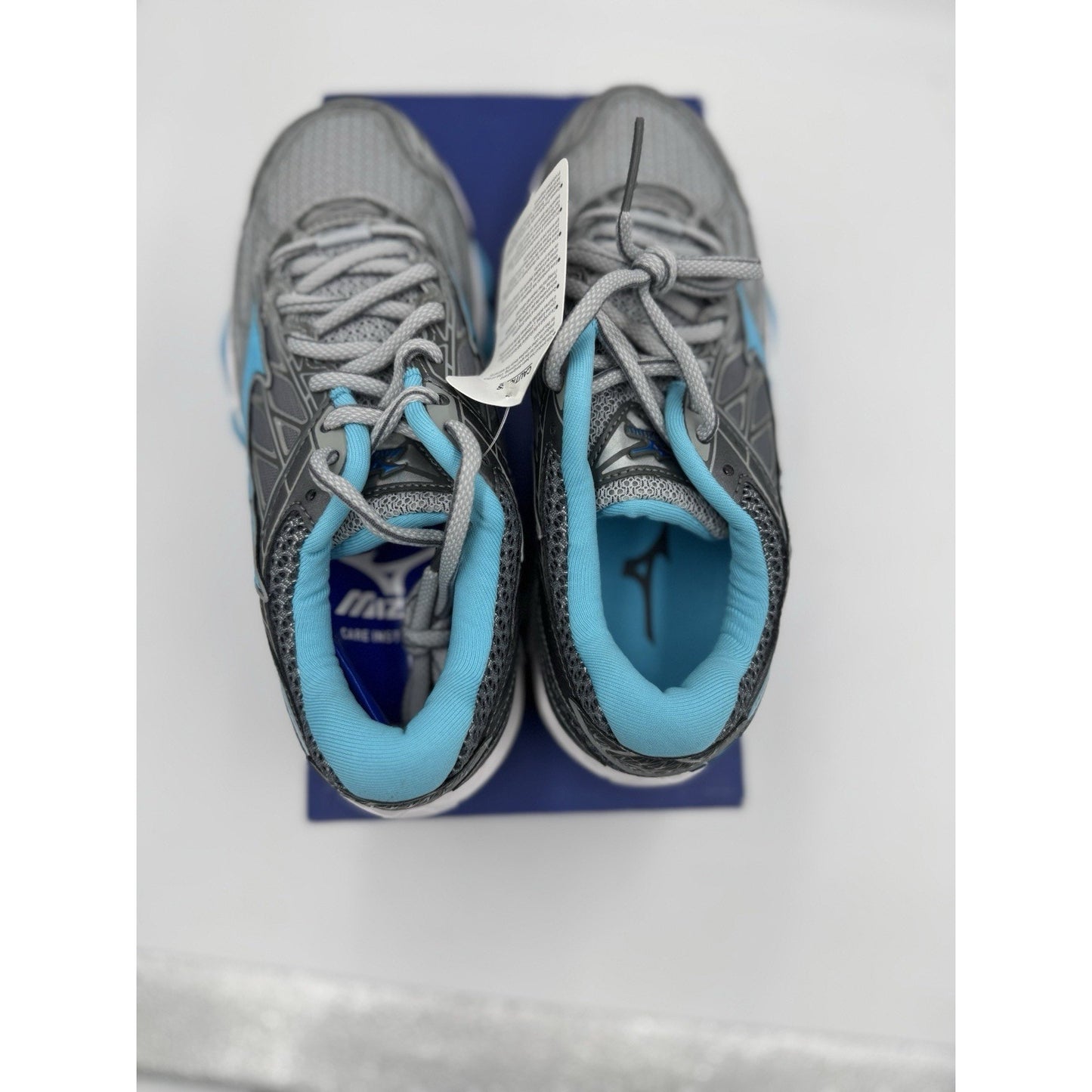 Size 6 Mizuno Wave Creation 19