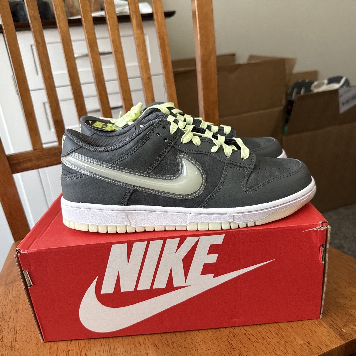 NIKE DUNK LOW Halloween Glow In The Dark SIZE 7y BS226