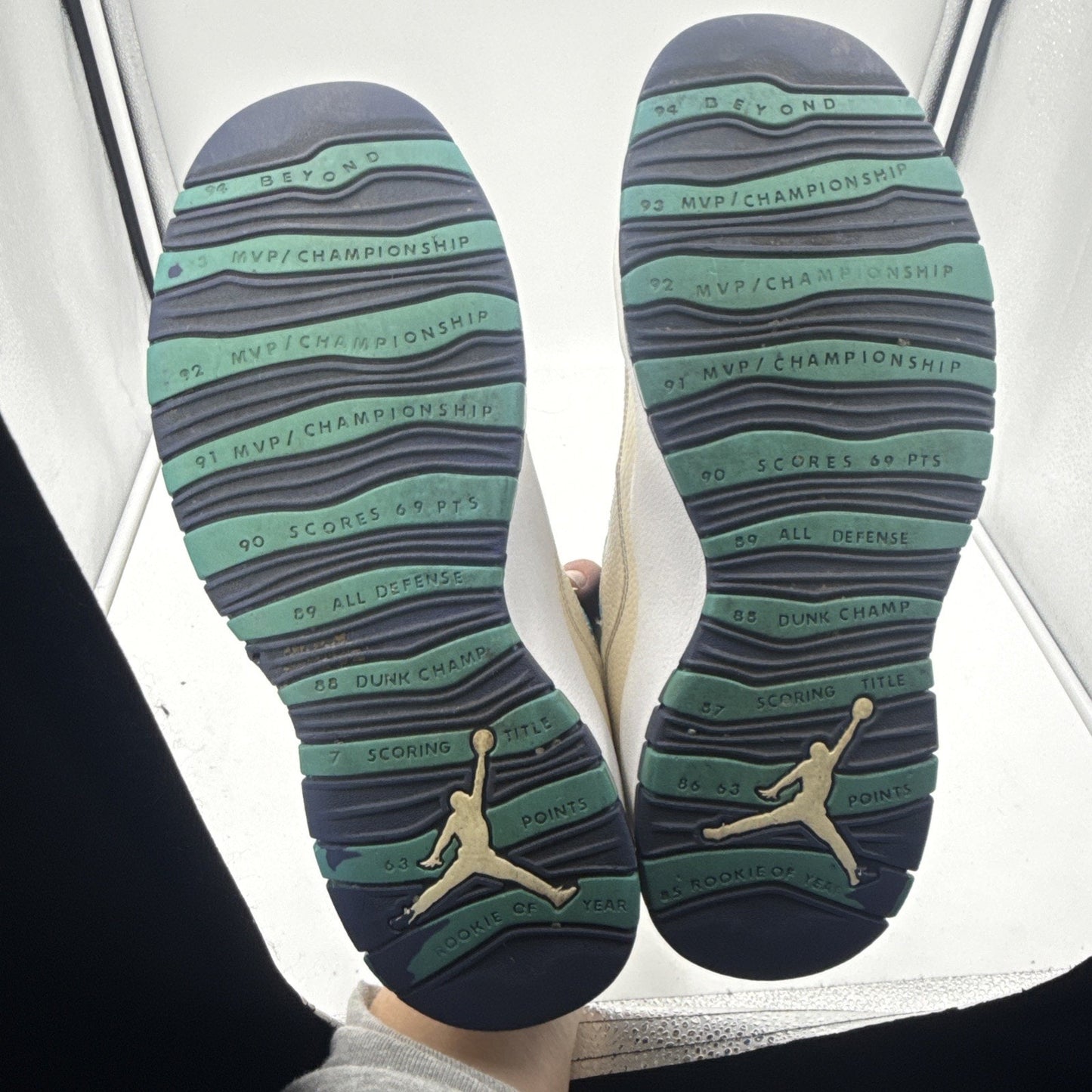 Size 10.5 - Air Jordan 10 Retro Charlotte Hornets