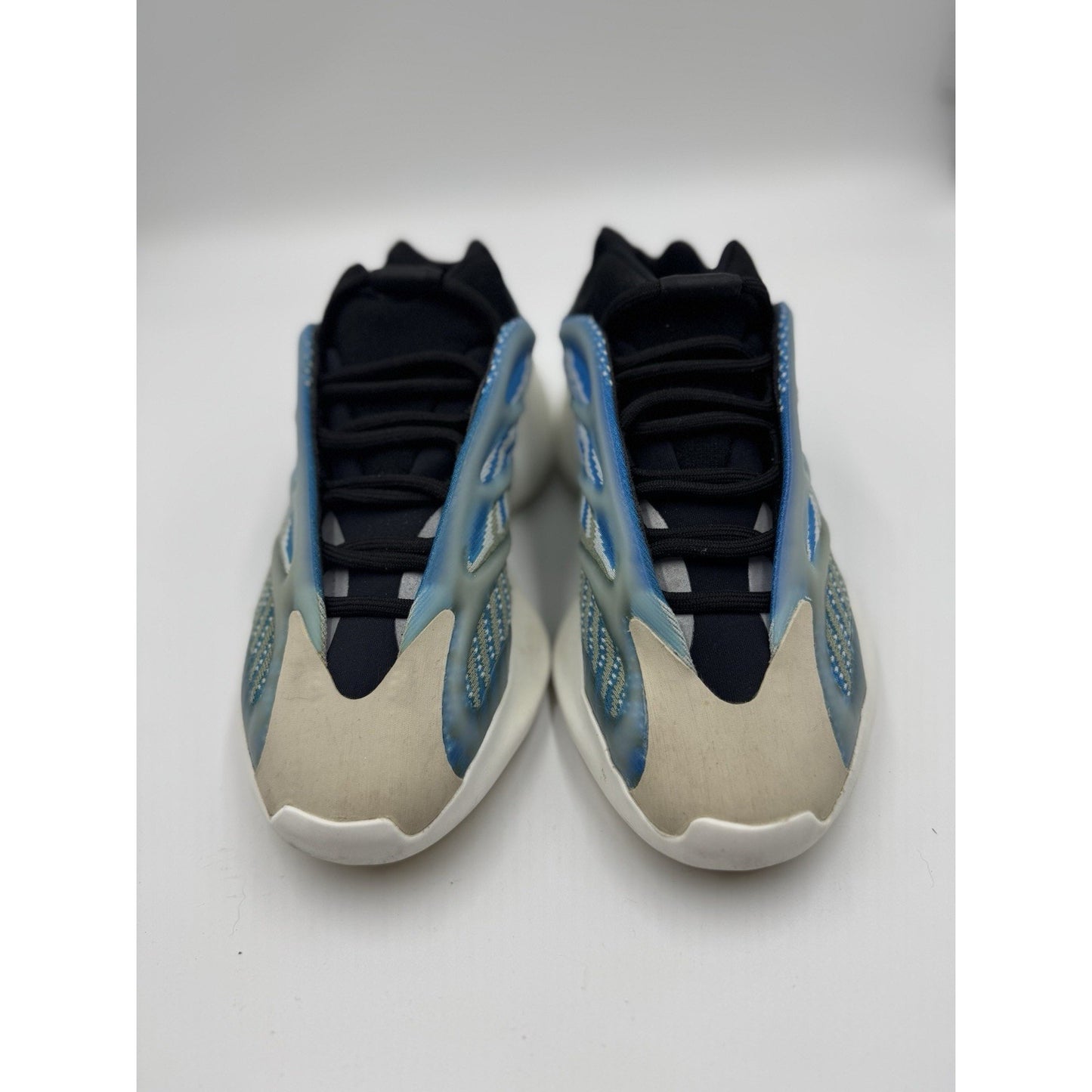 Size 5 - adidas Yeezy 700 V3 Arzareth NBS356