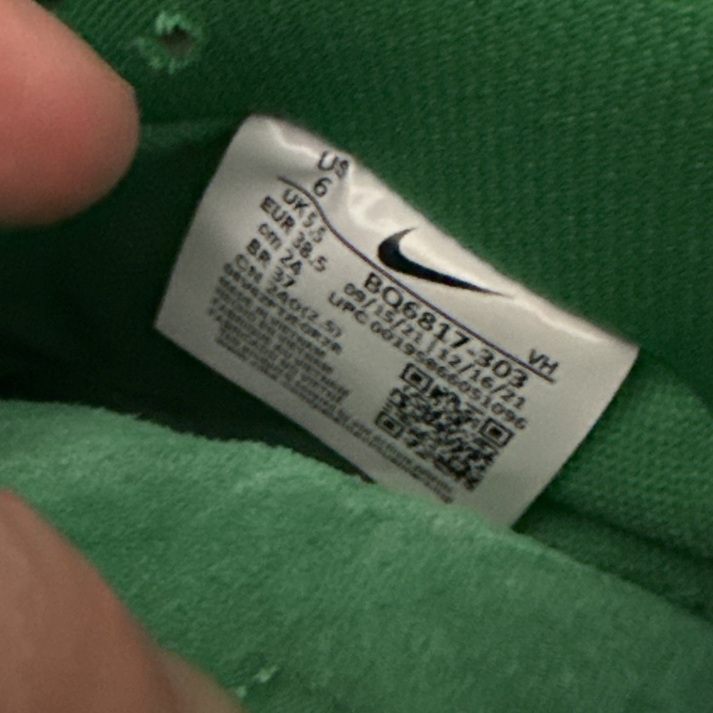 Nike SB Dunk Low St. Patrick's Day Green Gold Suede Sneakers BQ6817-303 2022
