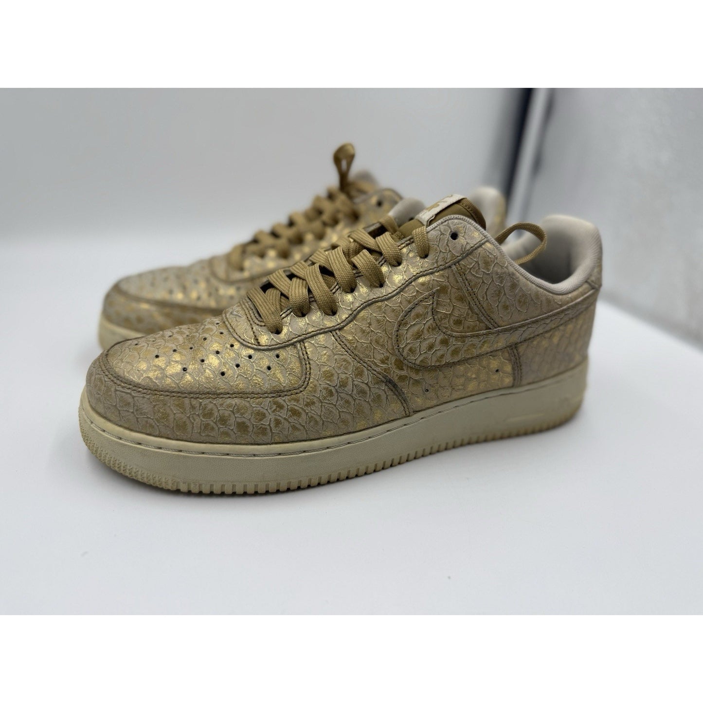 Size 11 - Nike Air Force 1 '07 LV8 Low Golden Scales