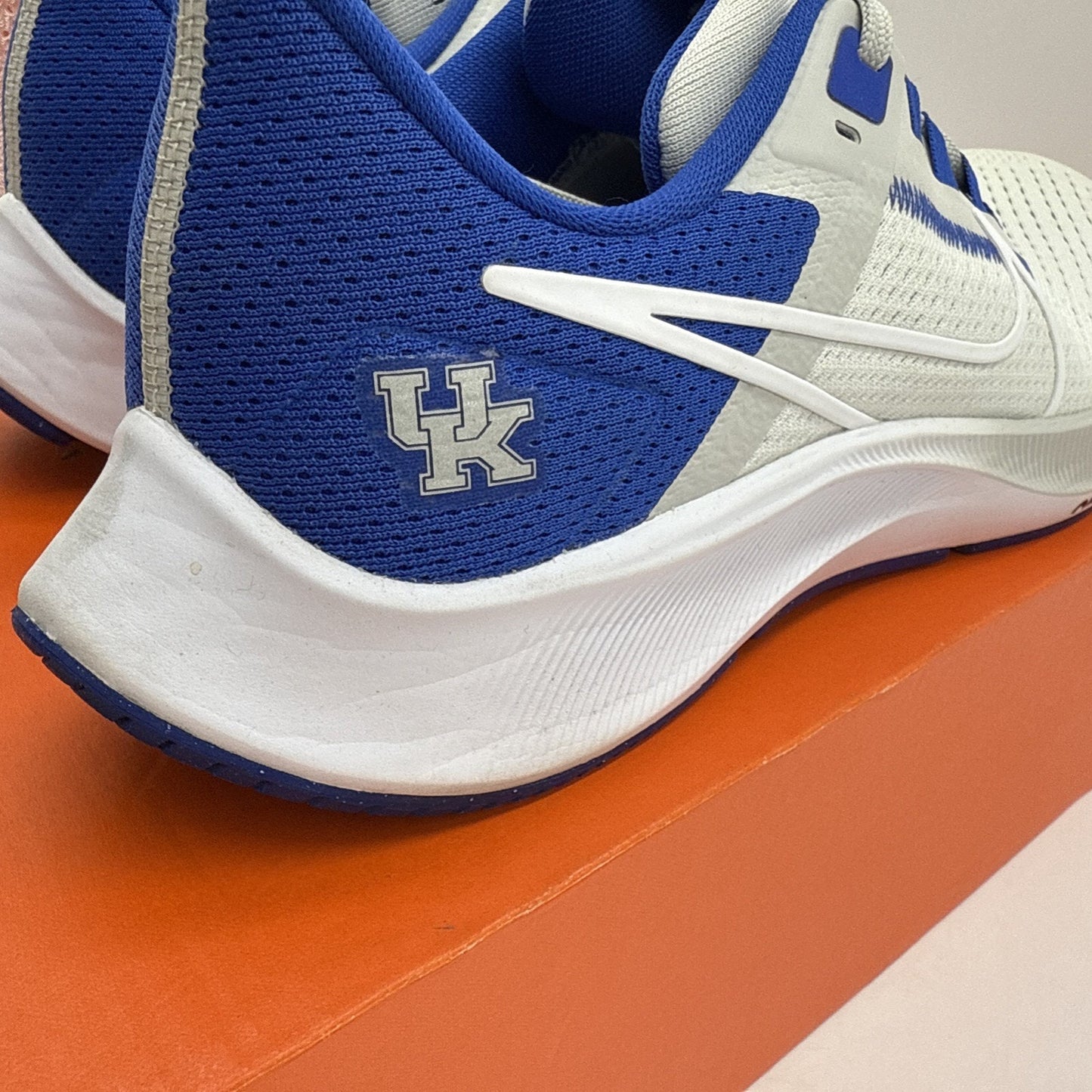 Size 8.5 - Nike Air Zoom Pegasus 38 Kentucky