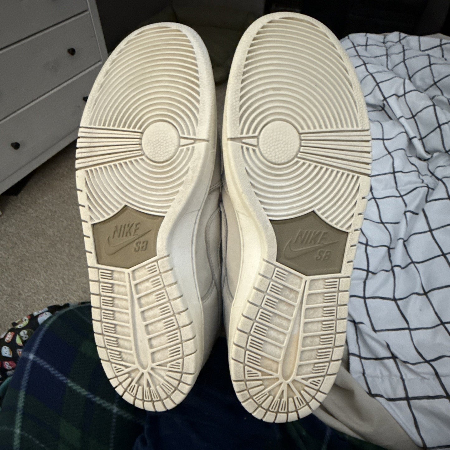 nike sb dunk low decon light bone Size 10