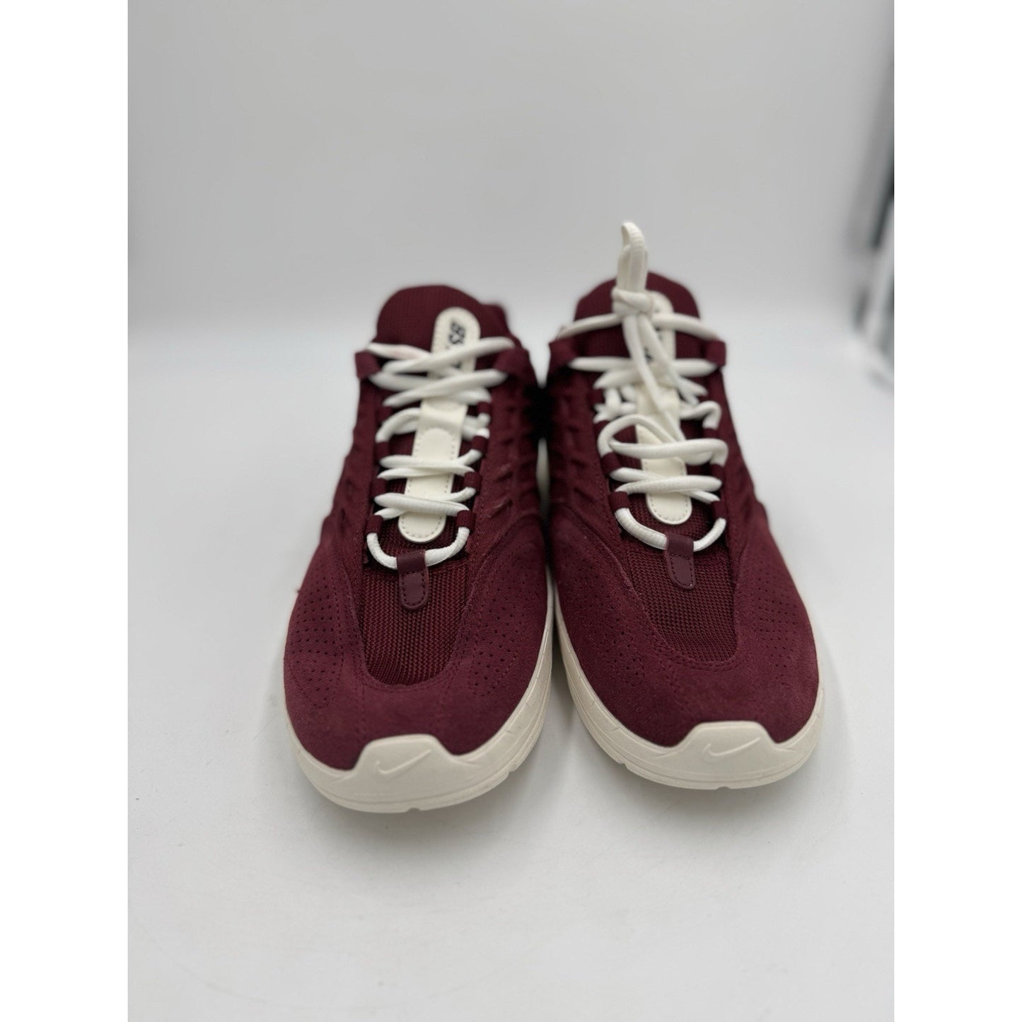 Size 9 - Nike Vertebrae SB Team Red Sail Salesman Sample IMSS Tag