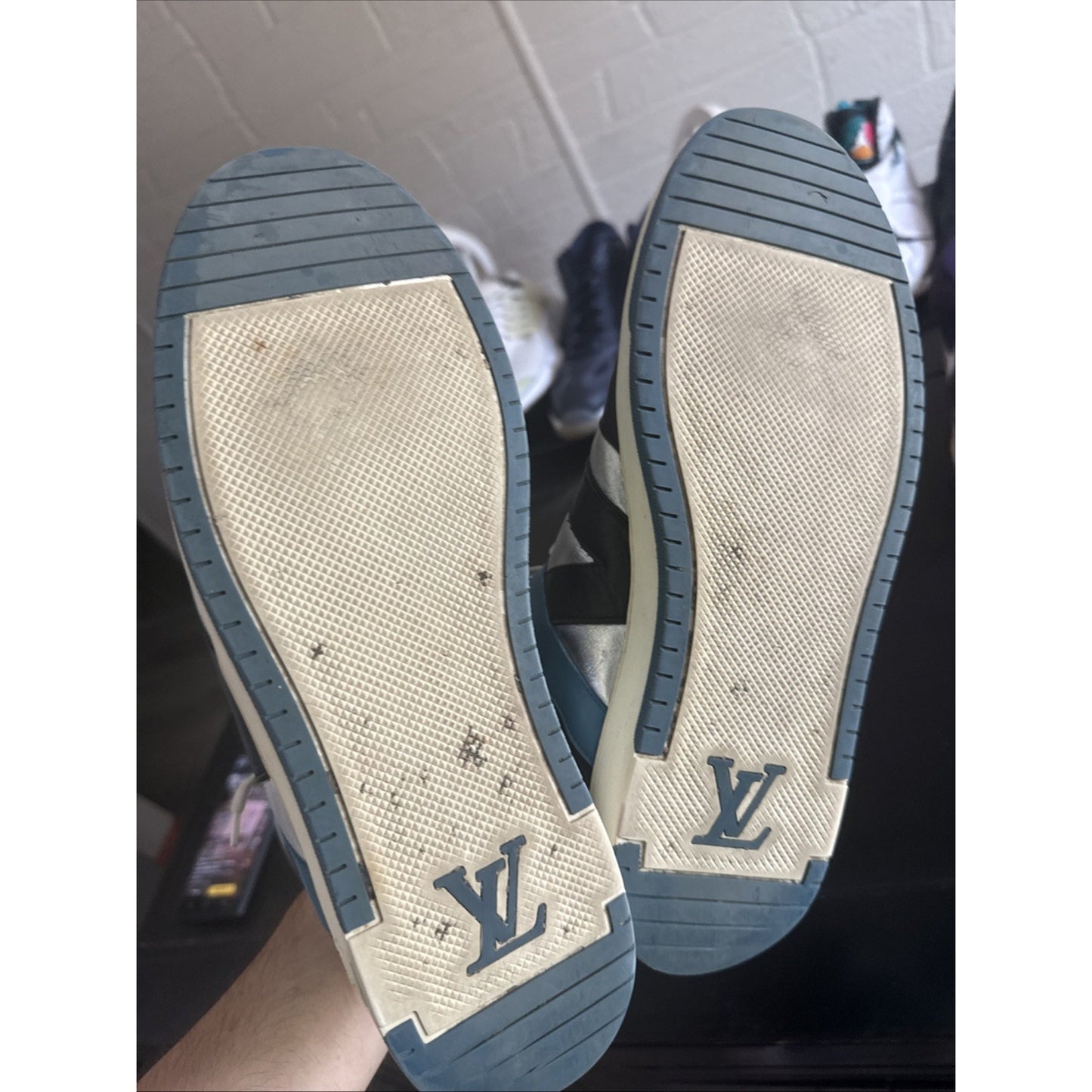 Size 9 Louis Vuitton High Top LI 0190 9 NBS240
