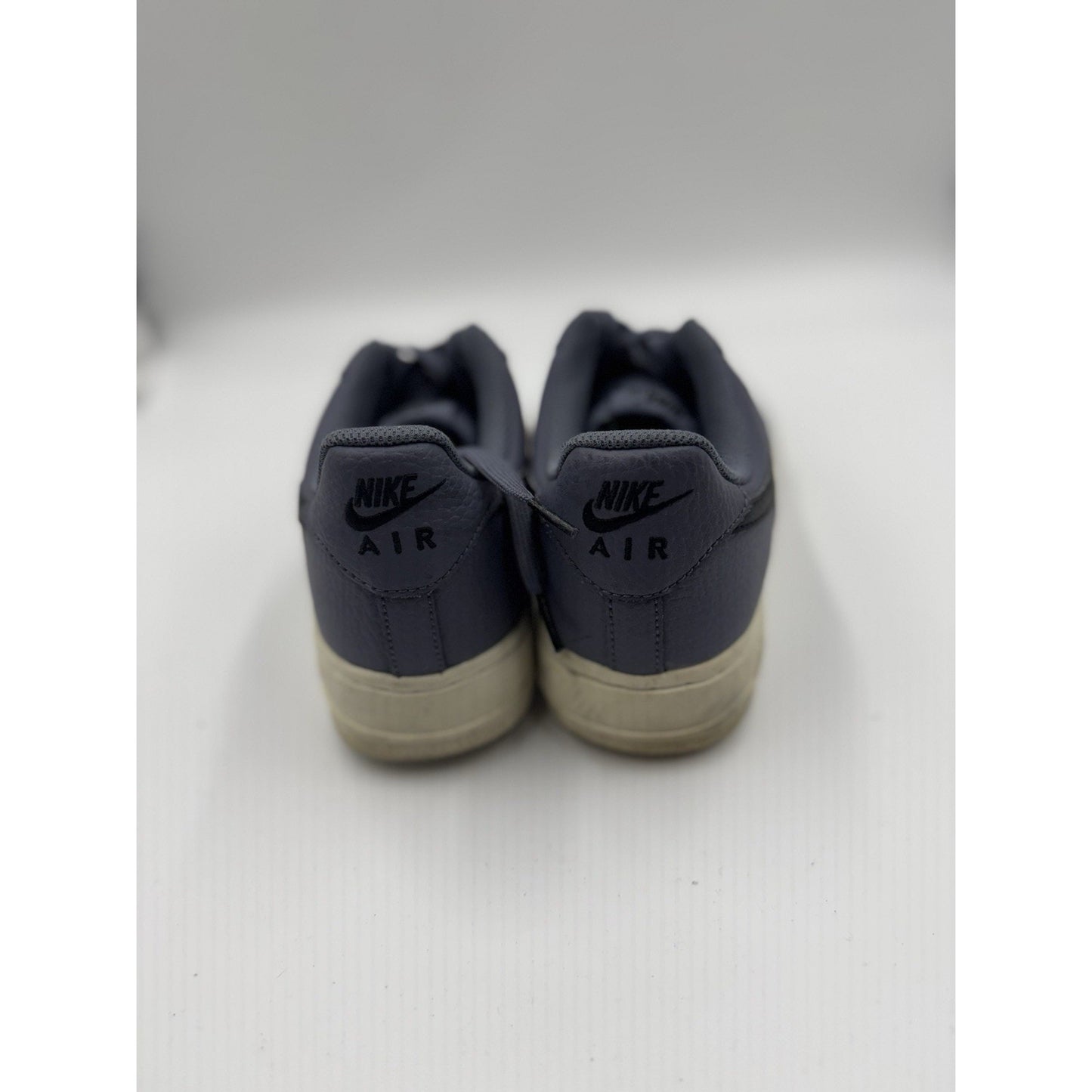 Size 8 - Nike Air Force 1 '07 Low Light Carbon NBS291