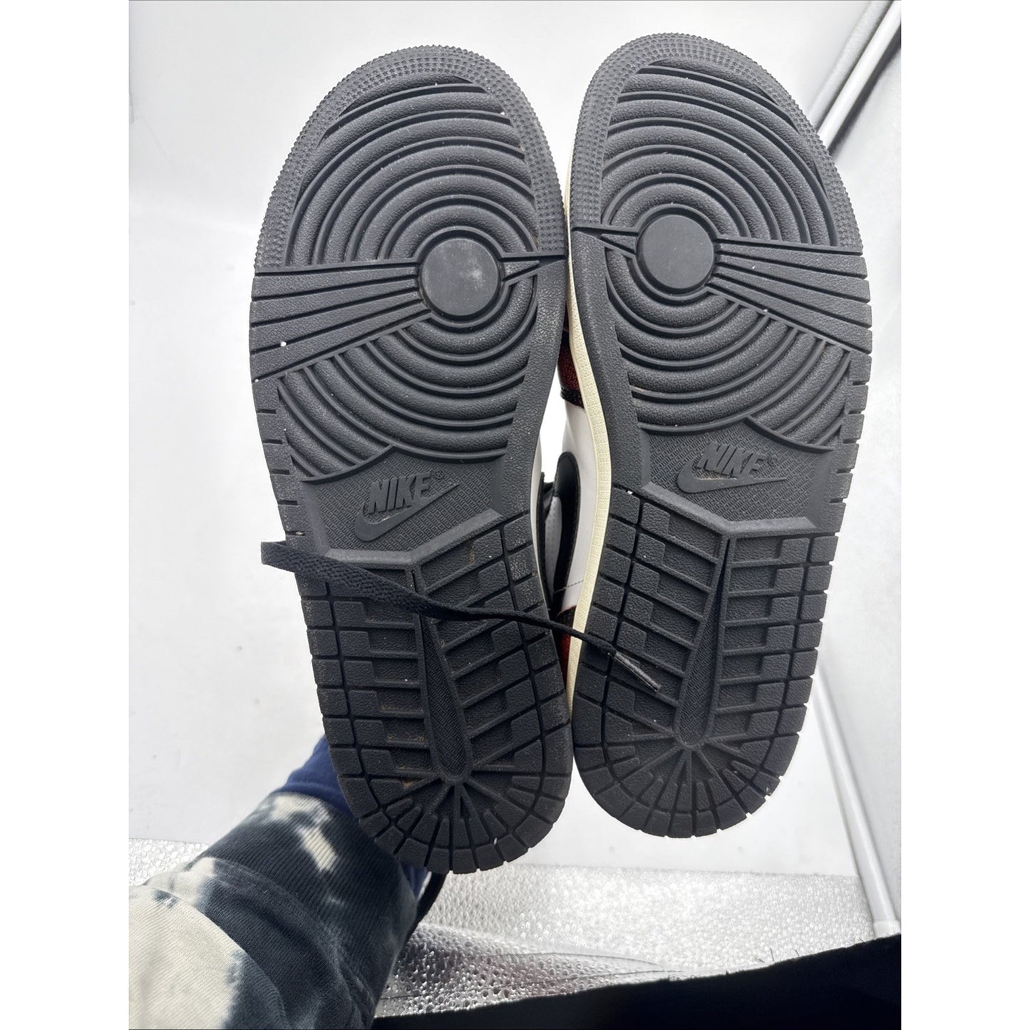 Size 9 - Air Jordan 1 SE Mid Wear-Away