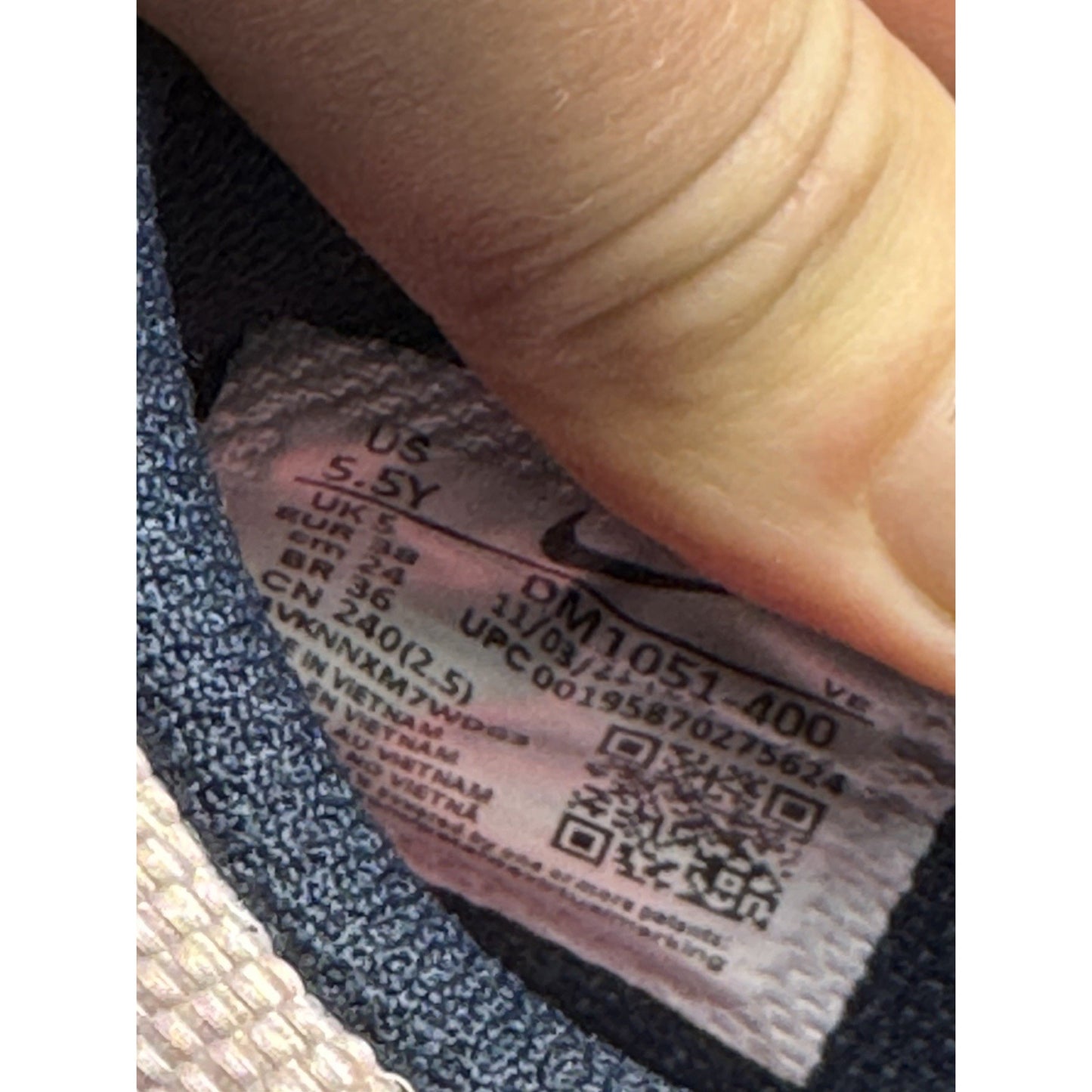 Size 5.5 (GS) - Nike Dunk Low SE Graffiti - Obsidian