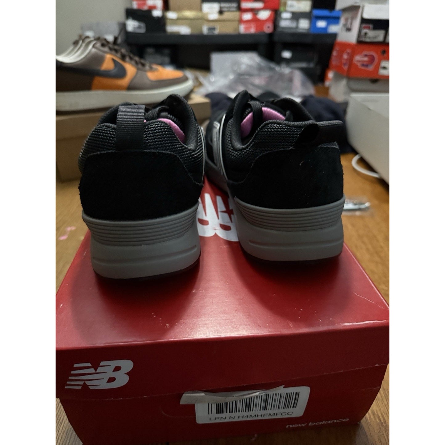 Size 9 Wide Women’s New Balance Elite Lite Composite Toe BS388