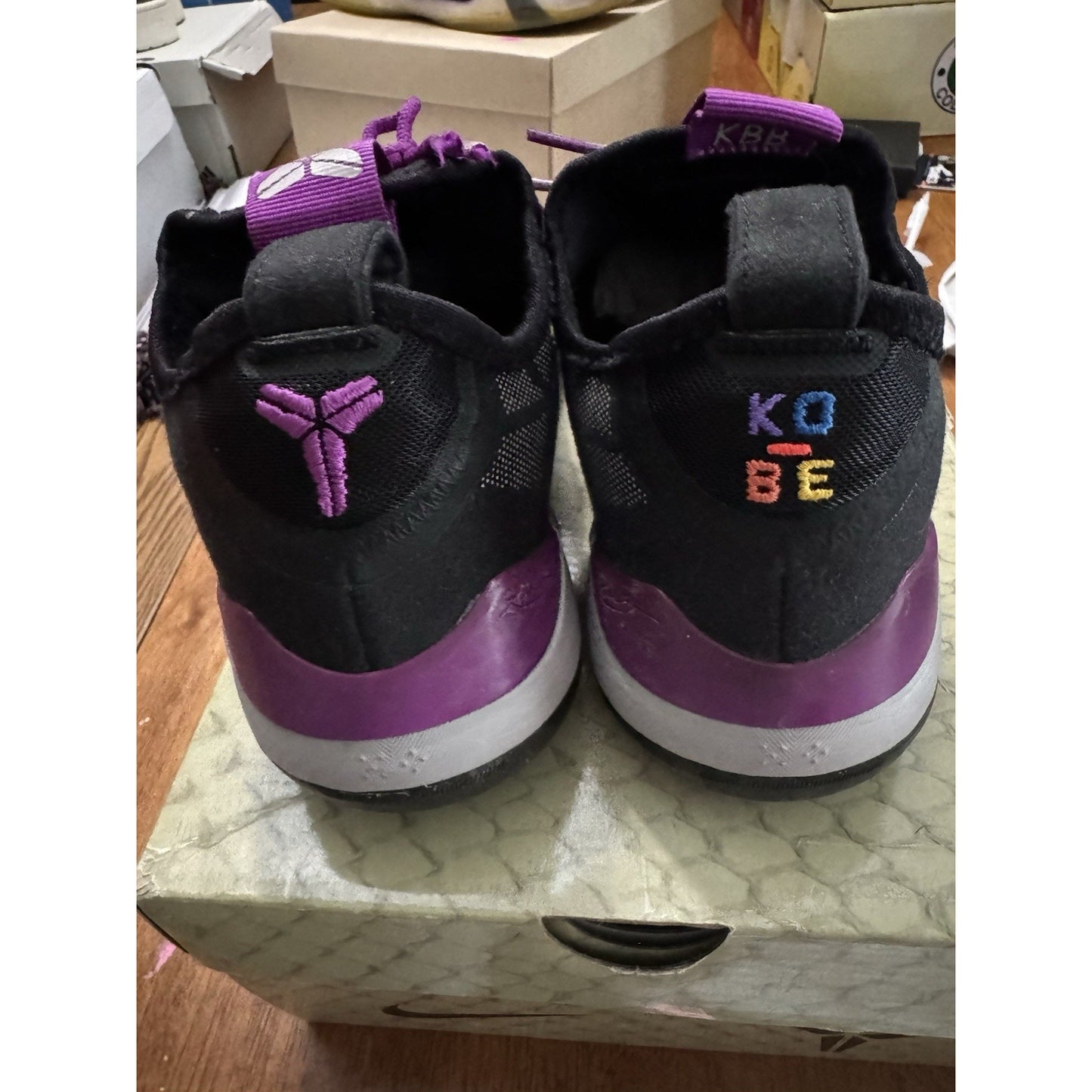 Size 8 Kobe Ad Av3555-002 BS285