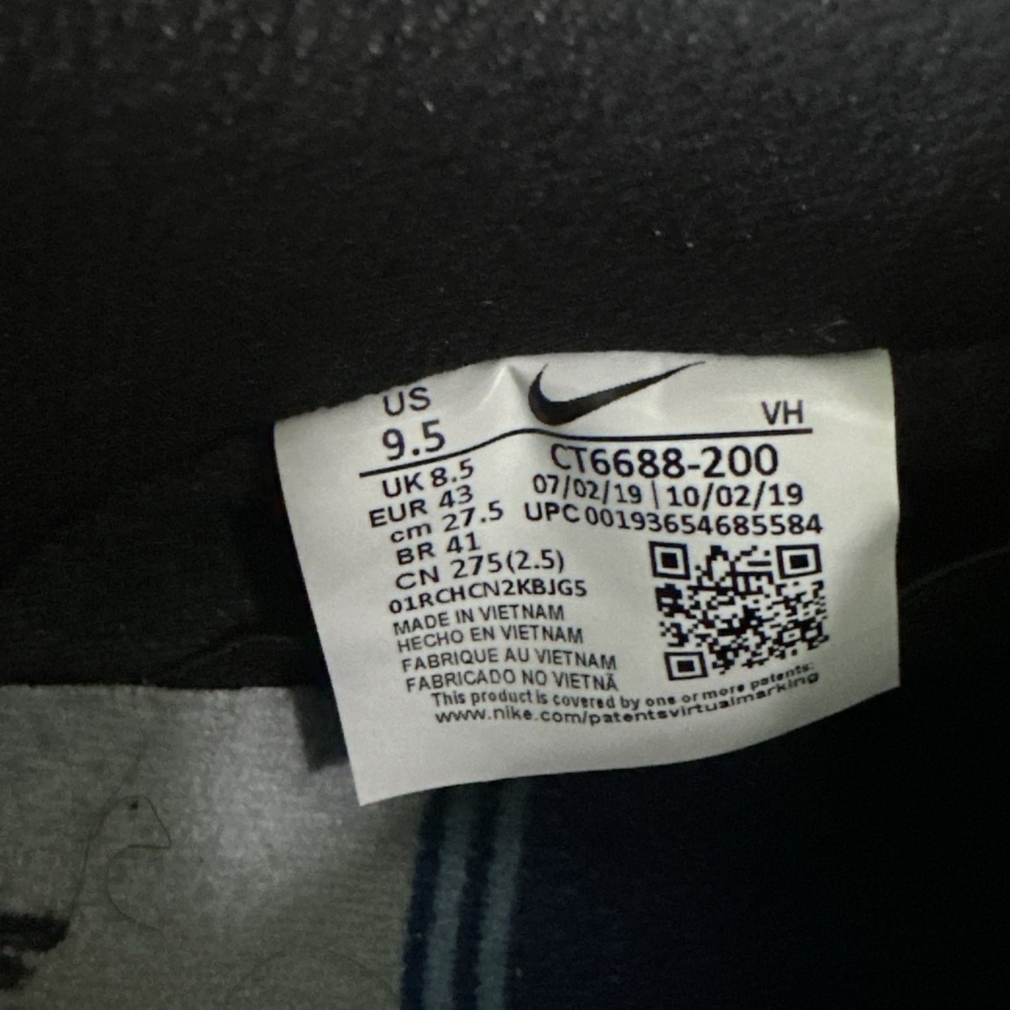 Size 9.5 - Nike Dunk SB Low Truck It