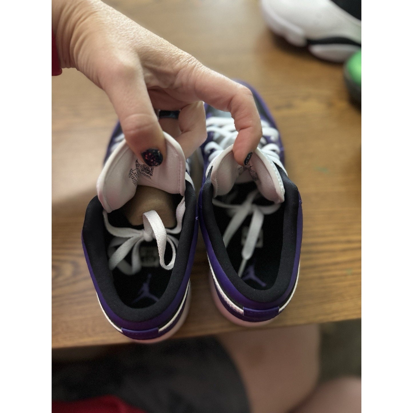 Size 6.5y Jordan 1 Low Court Purple 553560-501 NBS134