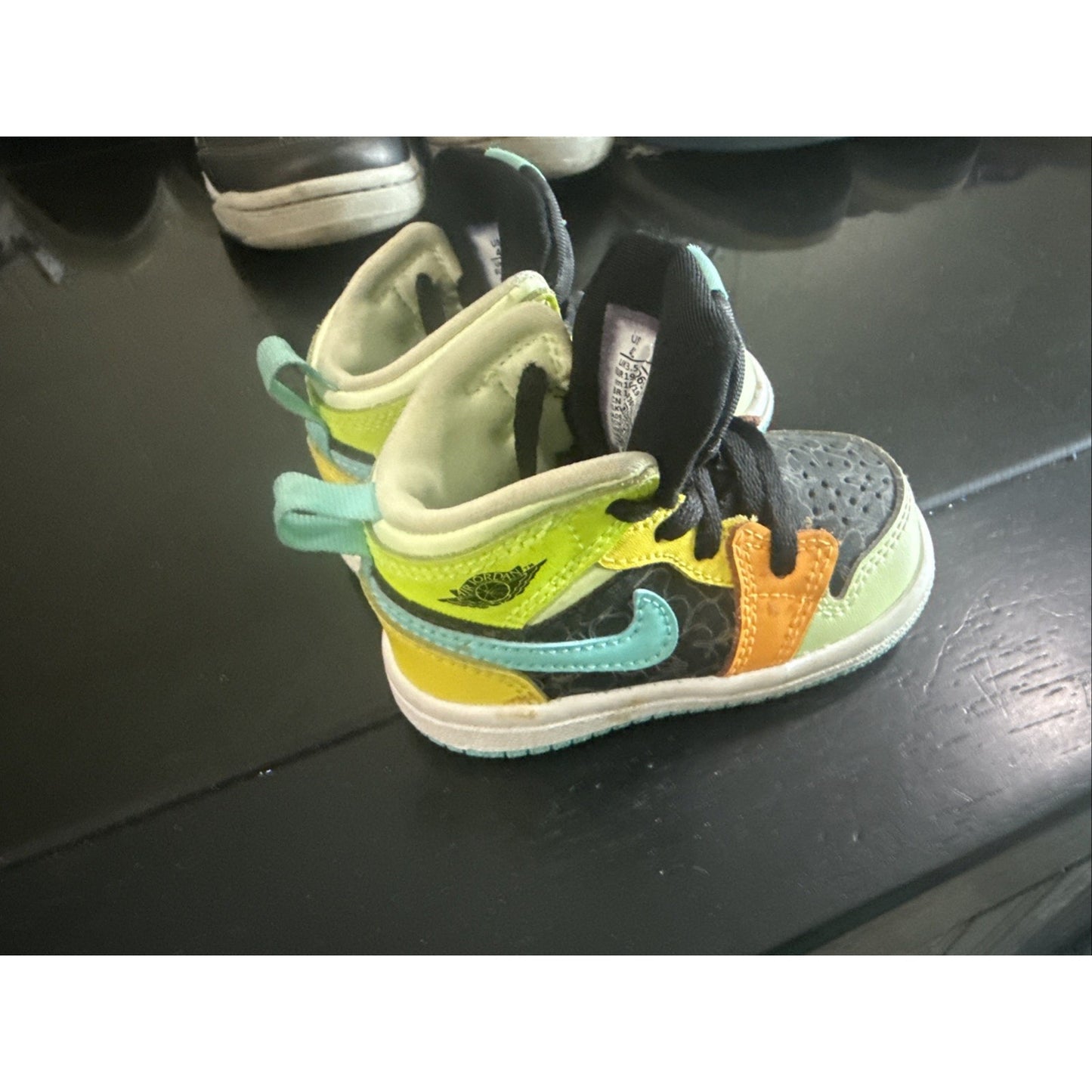 Nike Air Jordan 1 Mid SE Aurora Green/Clover Kids/Toddler Size 4c NBS220
