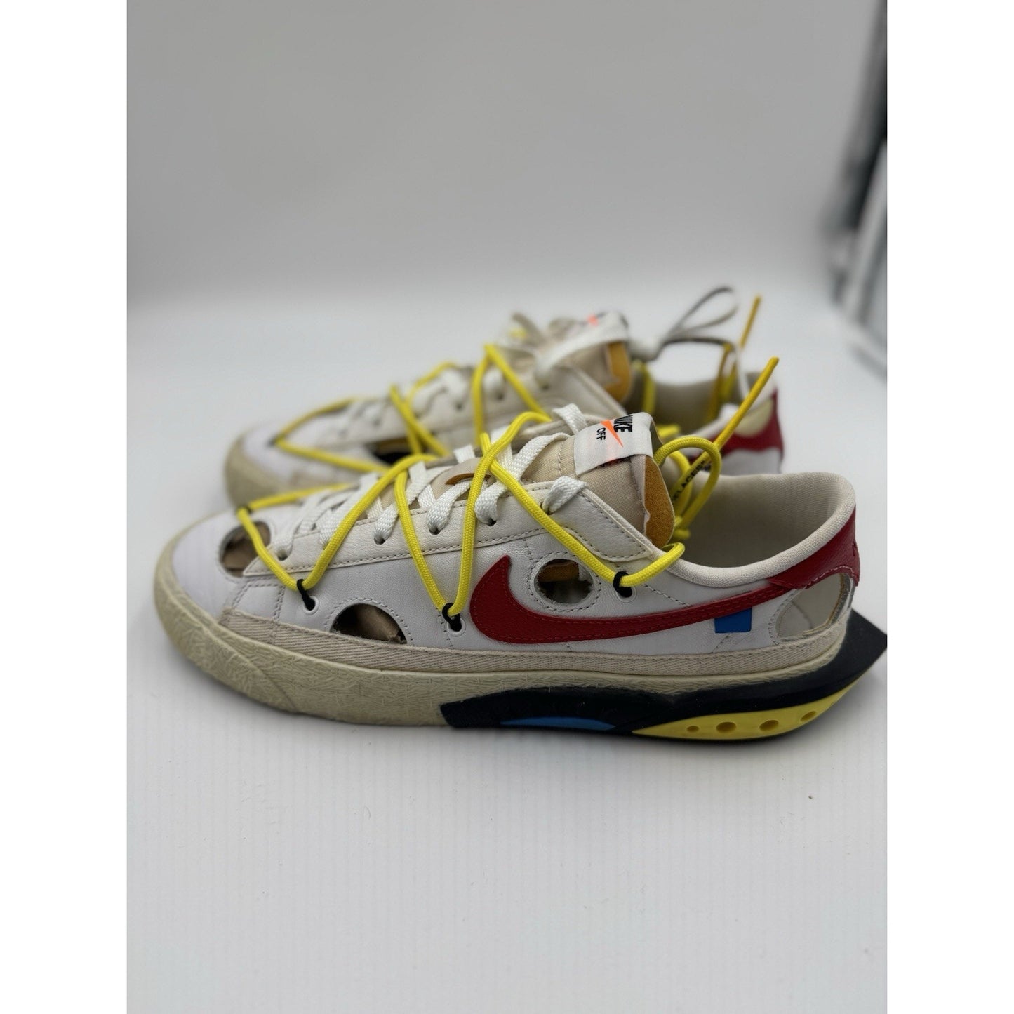 Size 8 - Nike Off-White x Blazer Low White University Red NBS259