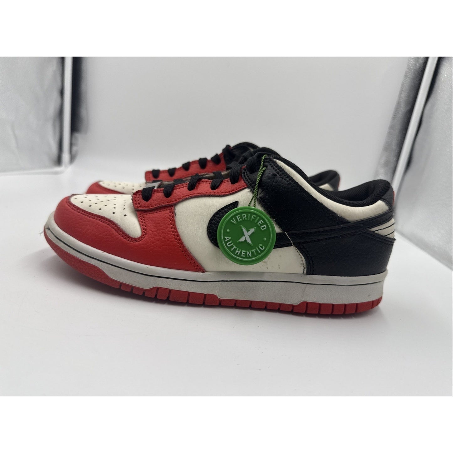 Size 6.5 (GS) - Nike Dunk Low EMB x NBA 75th Anniversary - Bulls