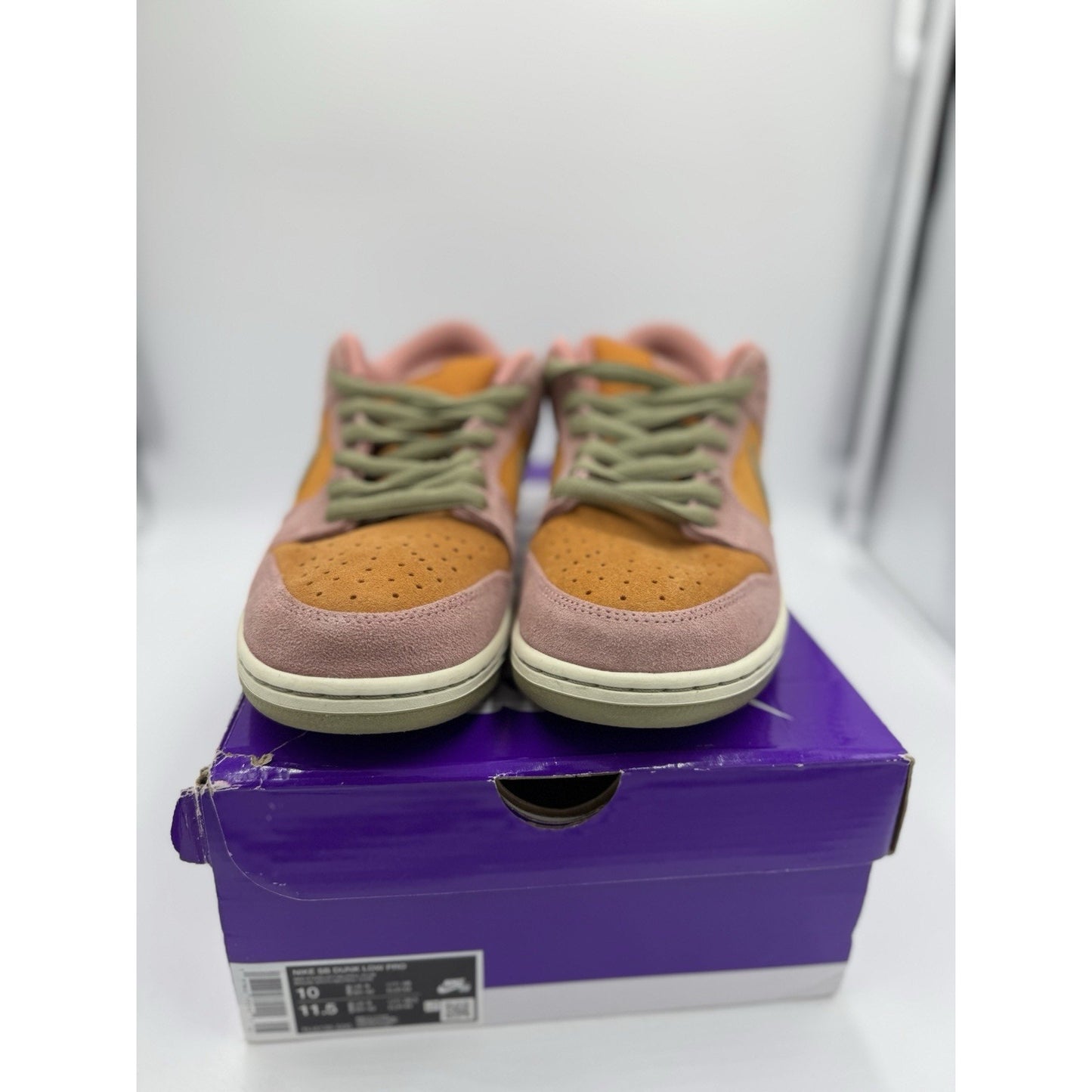 Size 10 - Nike Dunk SB Low Red Stardust bs872