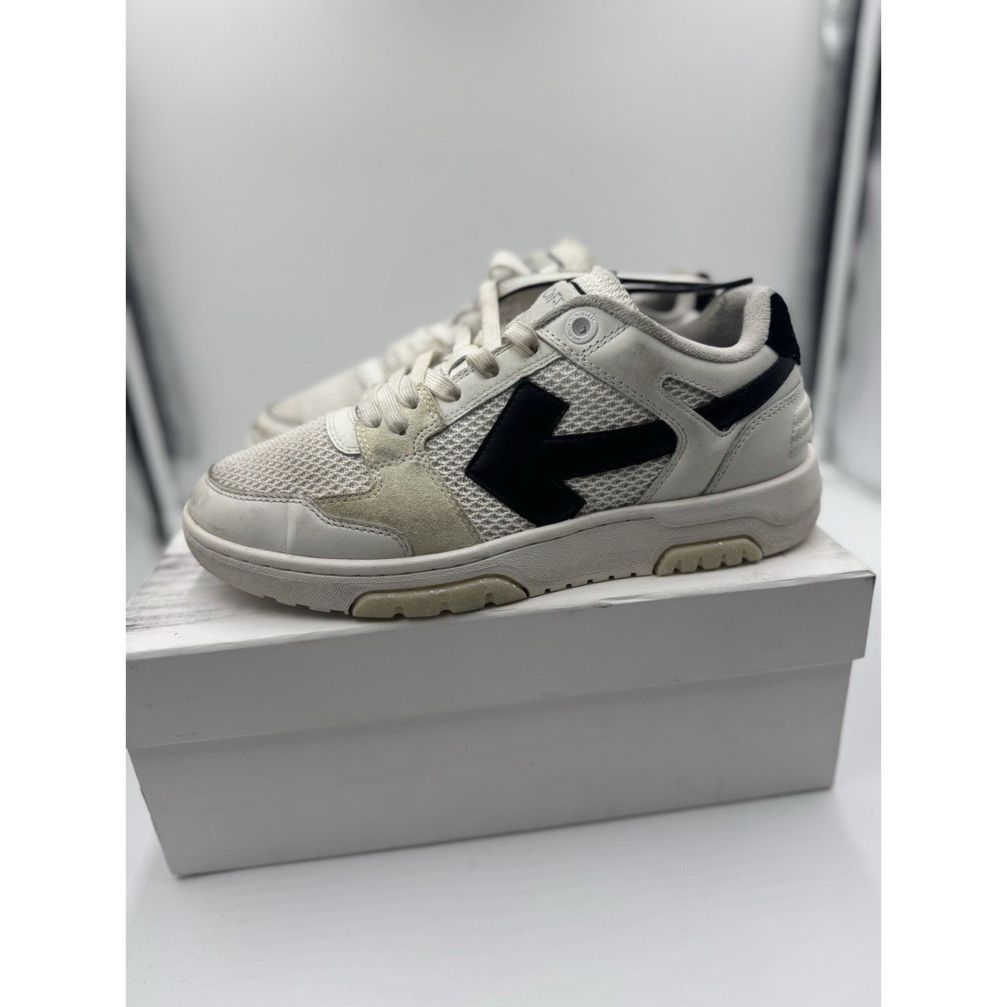Size 9 - Off-White Out of Office Slim White Black
