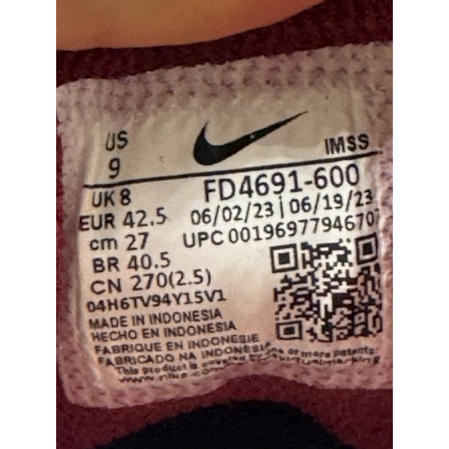 Size 9 - Nike Vertebrae SB Team Red Sail Salesman Sample IMSS Tag