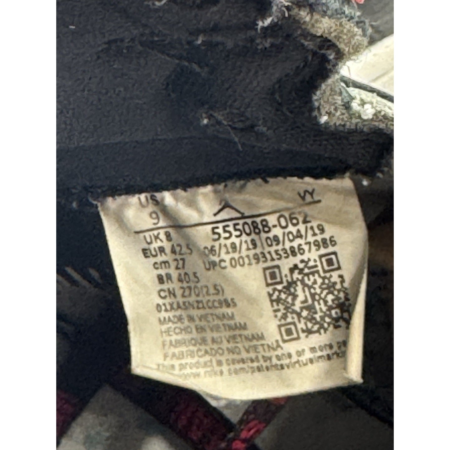 Size 9 - Jordan 1 Retro High OG Bloodline 2019 NBS260