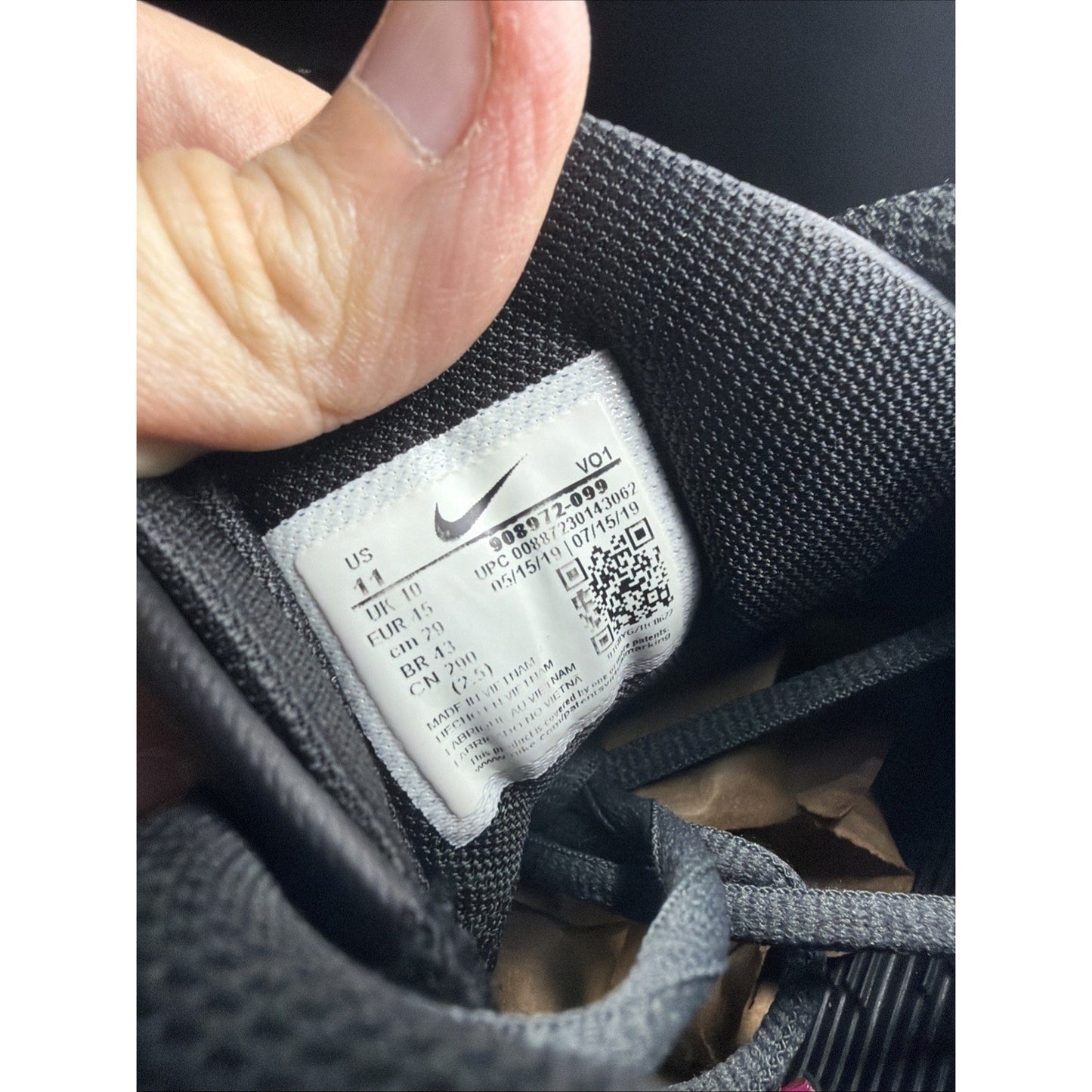 Size 11 - Nike Mamba Rage Gold Stars