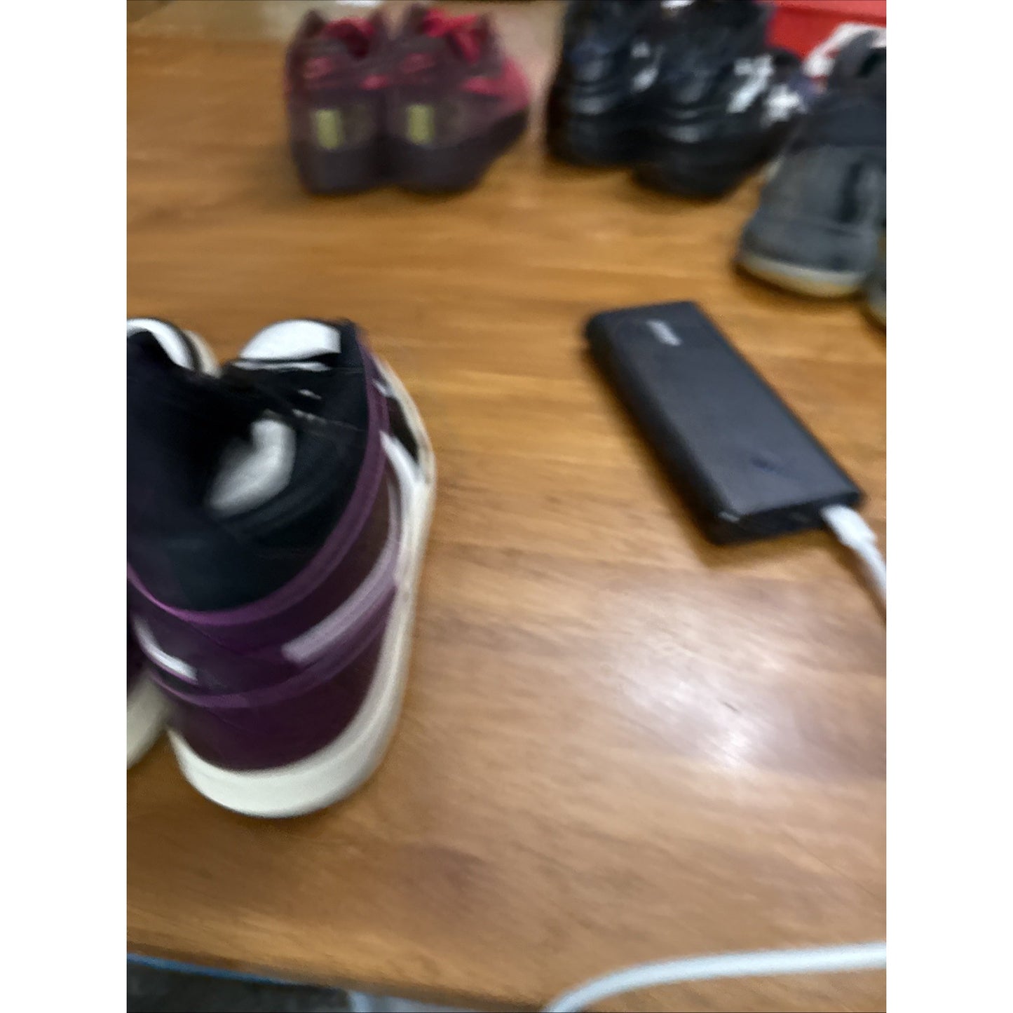 Size 8 - Air Jordan 1 SE Mid Bordeaux W NBS108