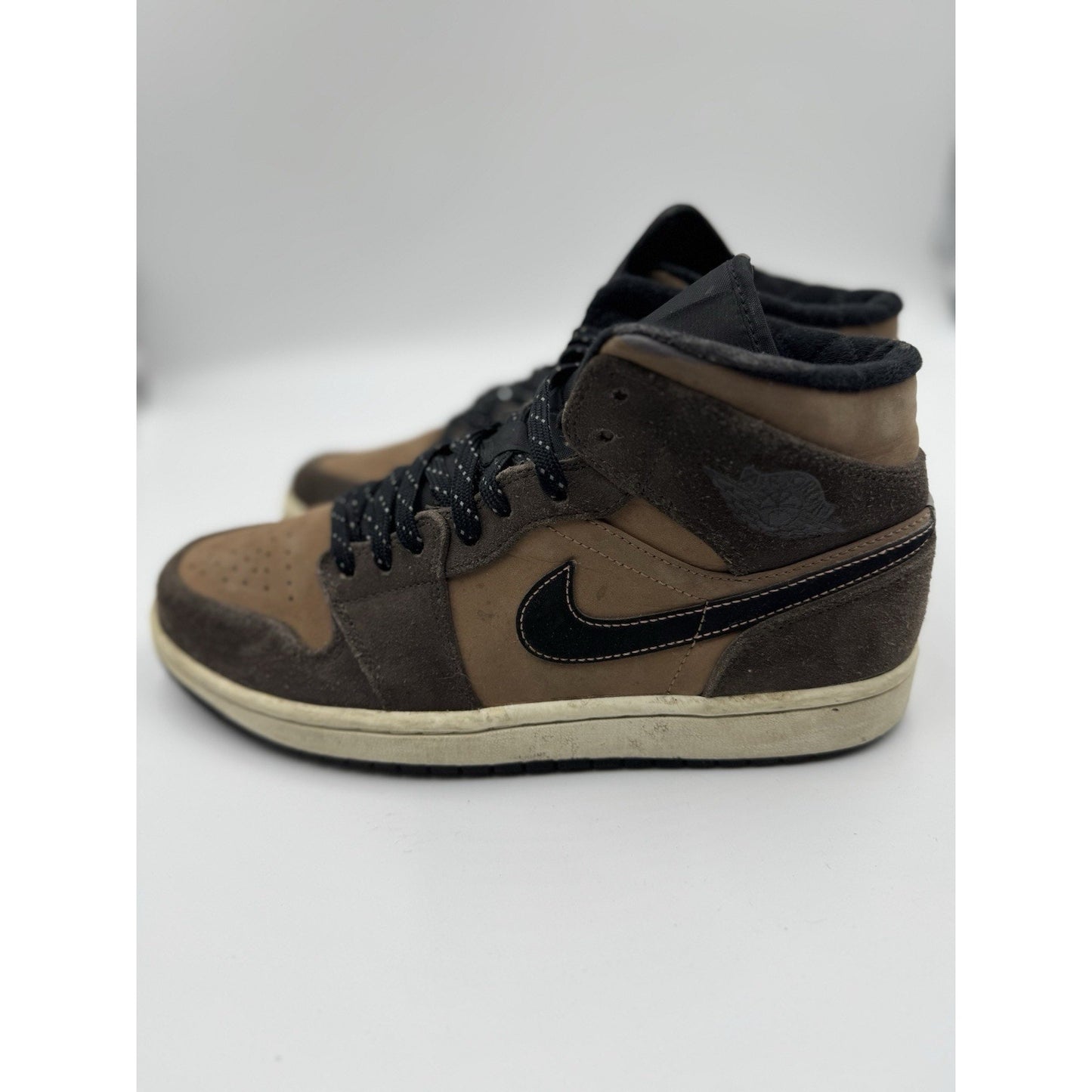 Size 8 - Air Jordan 1 SE Mid Dark Chocolate NBS262