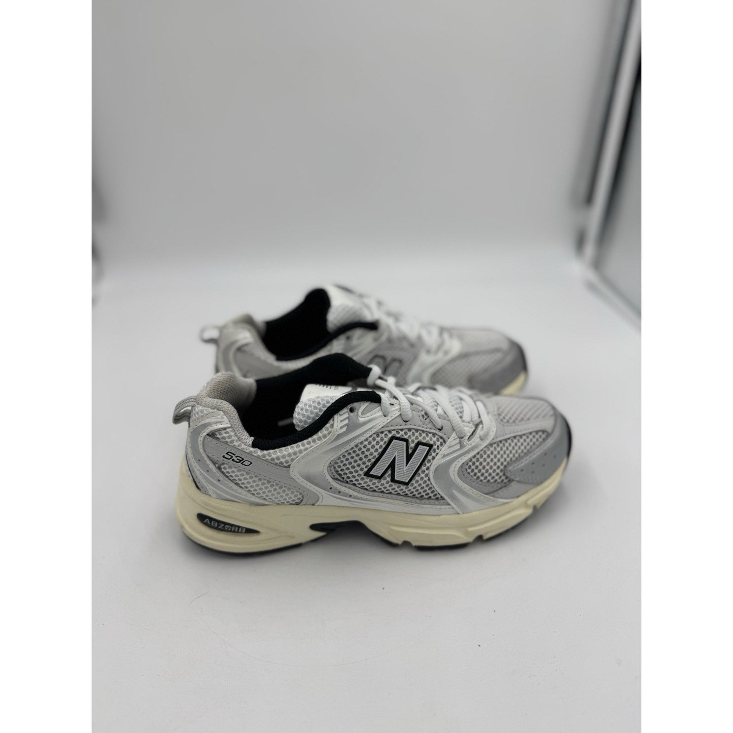 Size 5 - New Balance 530 White Metallic Silver