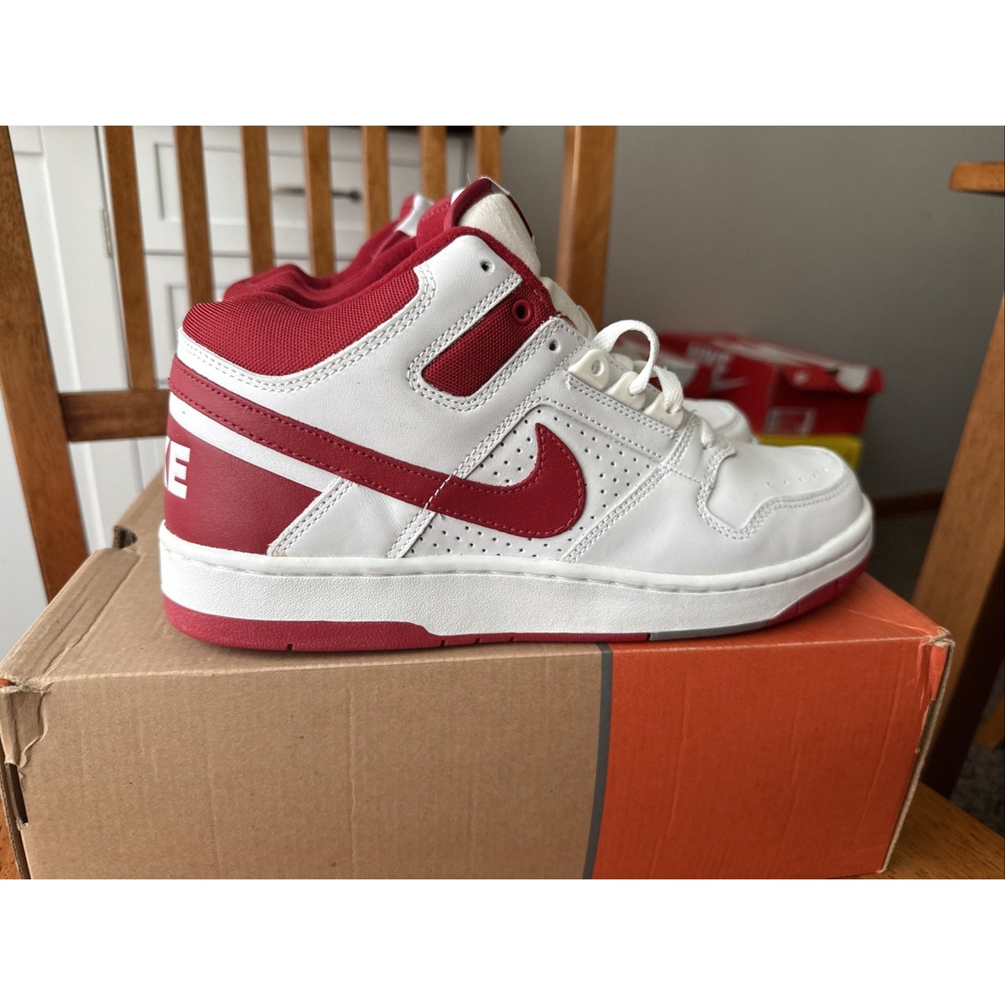 Size 9.5 Nike Delta Force 3/4 307723 White/varity Red Rare 2004 BS260