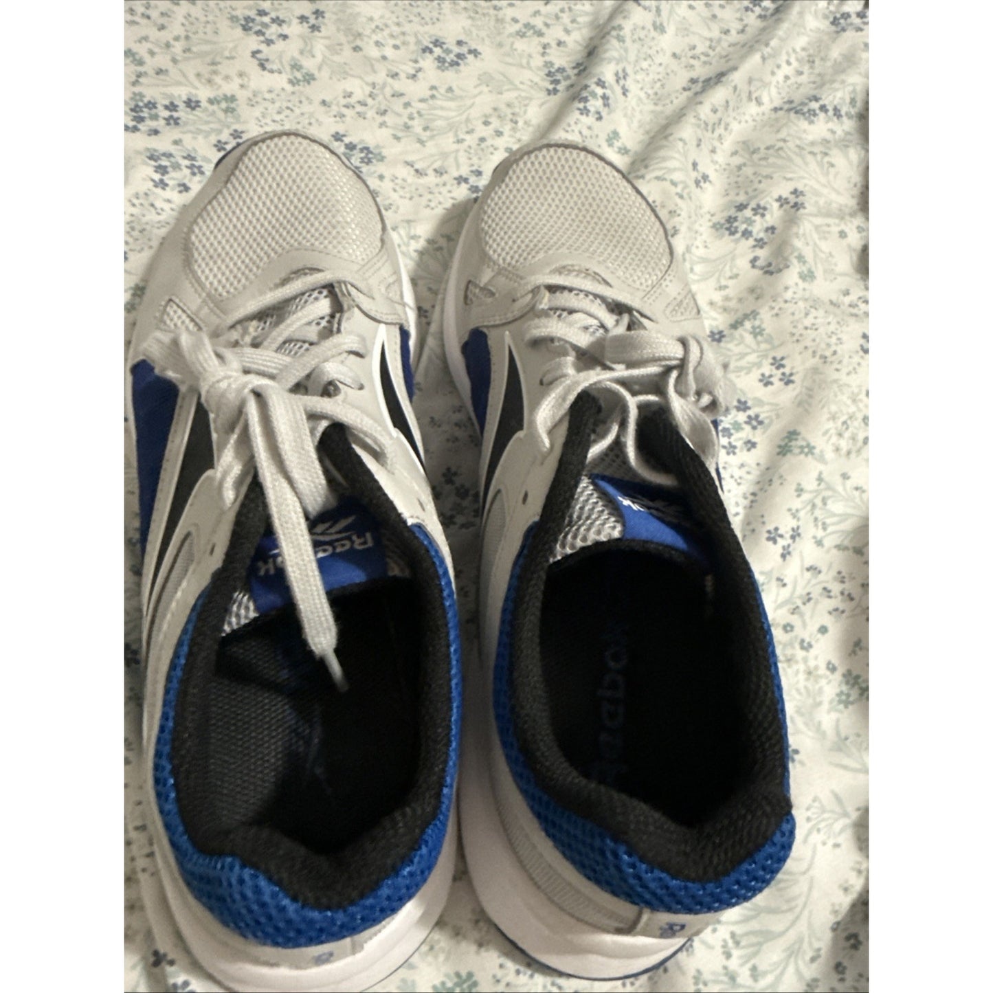 Size 11 Reebok running shoes NBS036