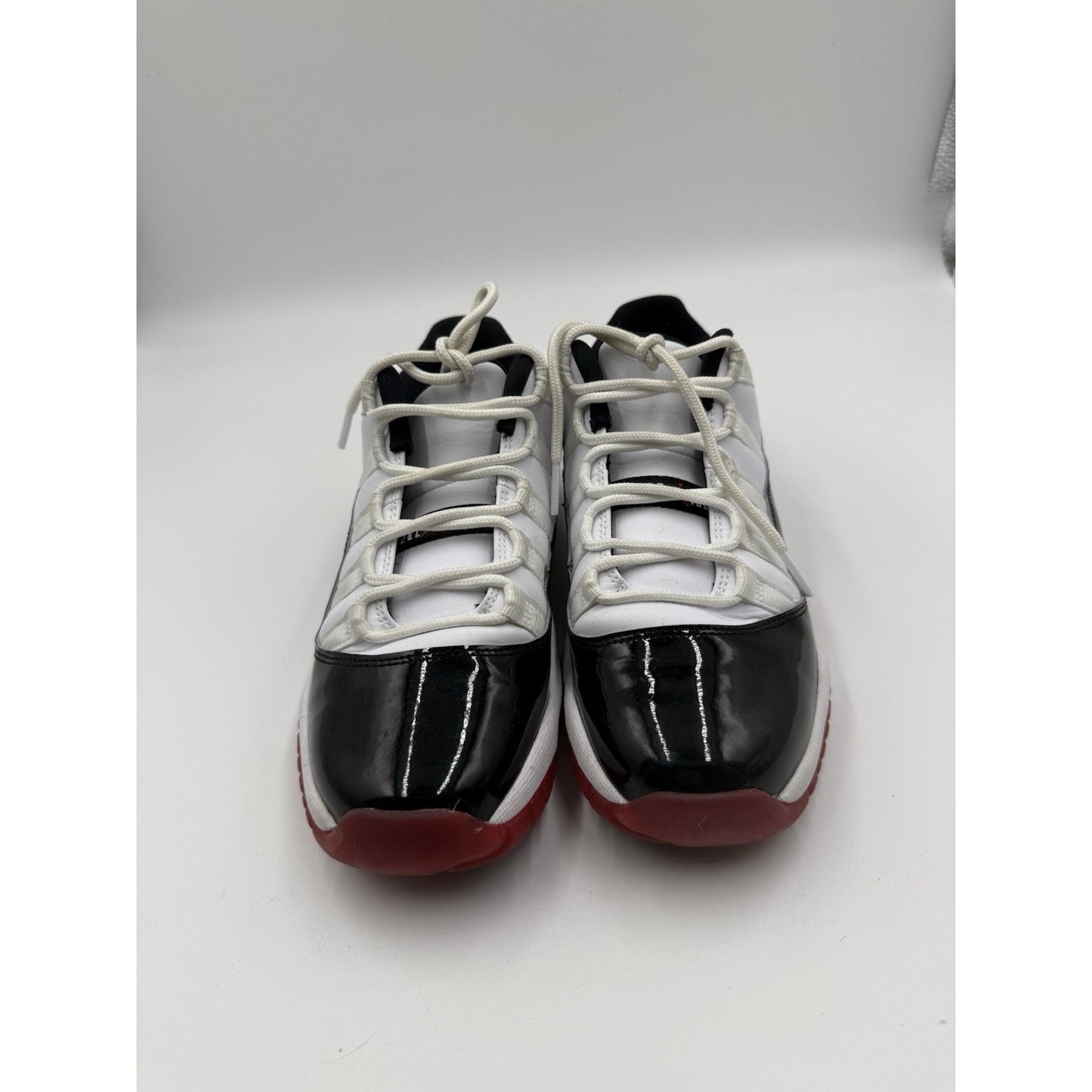 Size 5.5 (GS) - Jordan 11 Retro Mid Concord-Bred