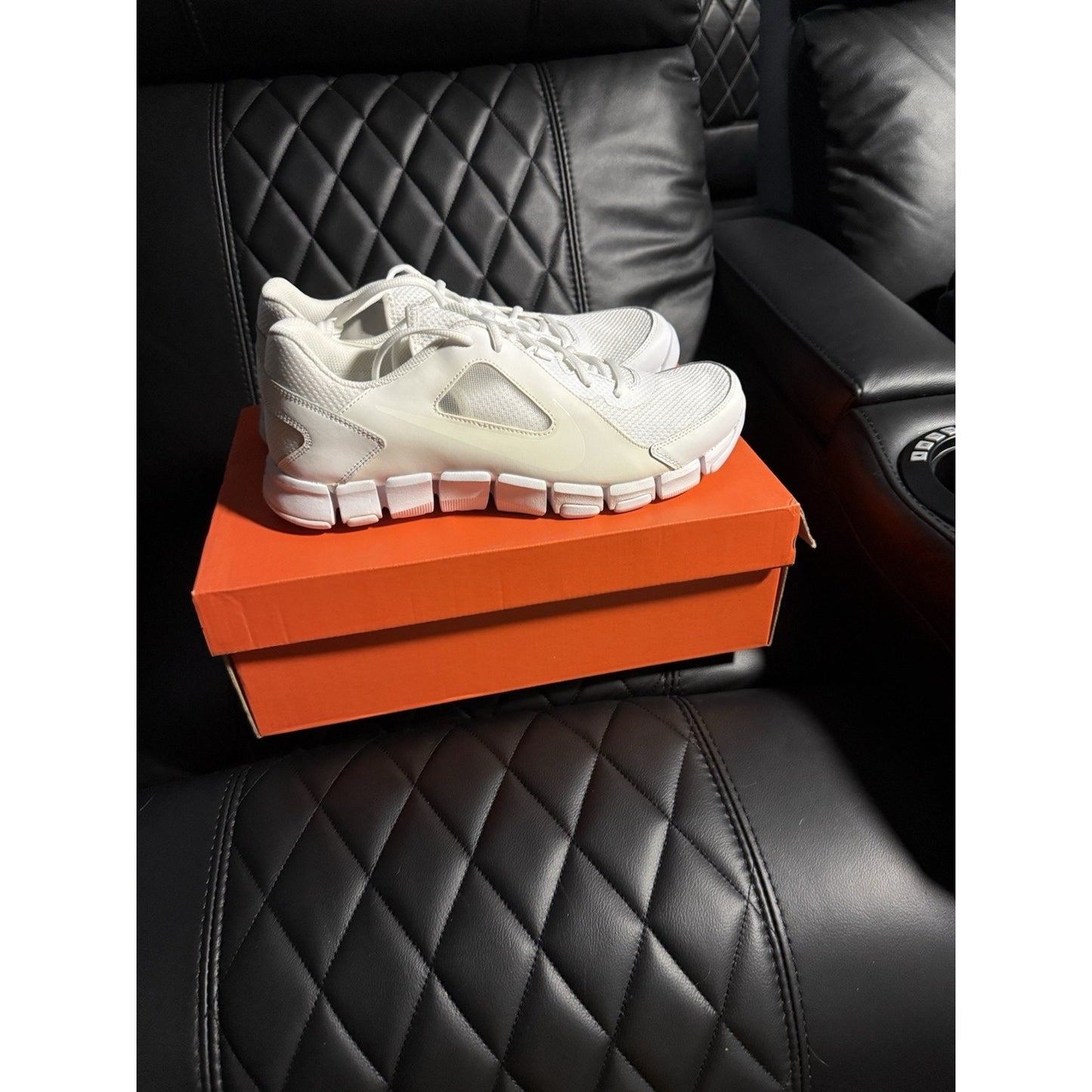 Size 10.5 - Nike Flex Show TR 2 White shoes BS048