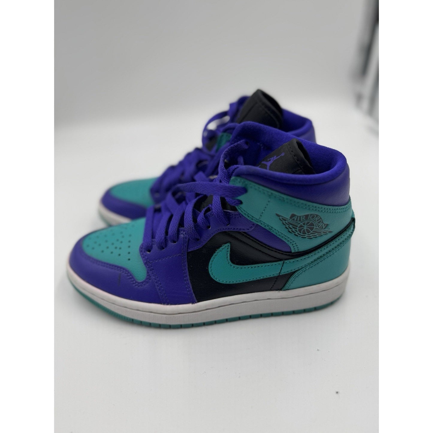 Size 5 - Air Jordan 1 Mid Black Grape W NBS247