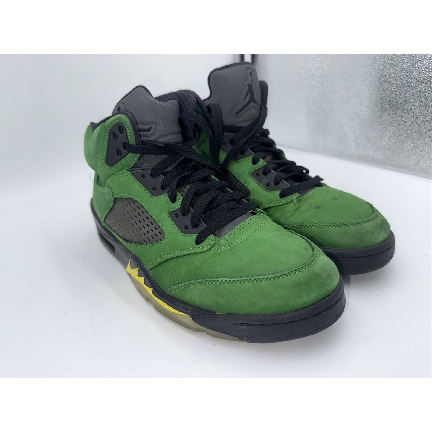 Size 9.5 - Jordan 5 Retro SE Oregon 2020