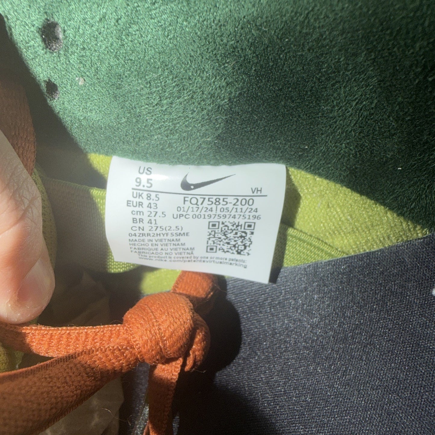 Nike SB Dunk Low Escargot Size 9
