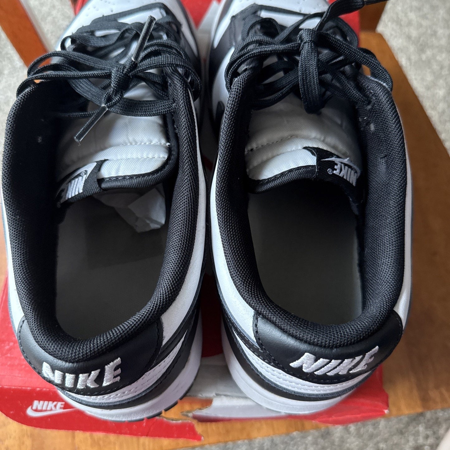 Size 11 Nike Men's Dunk Low Retro Panda Shoes Sneakers Low Top Black White BS027