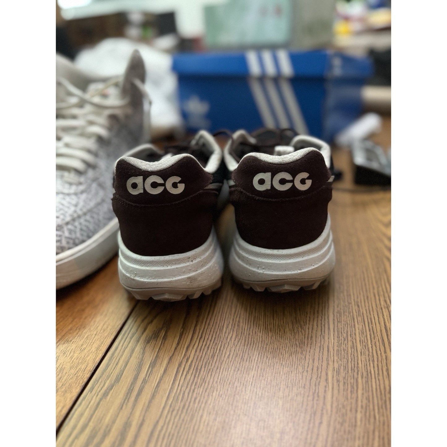 Size 10 - Nike ACG Lowcate Earth