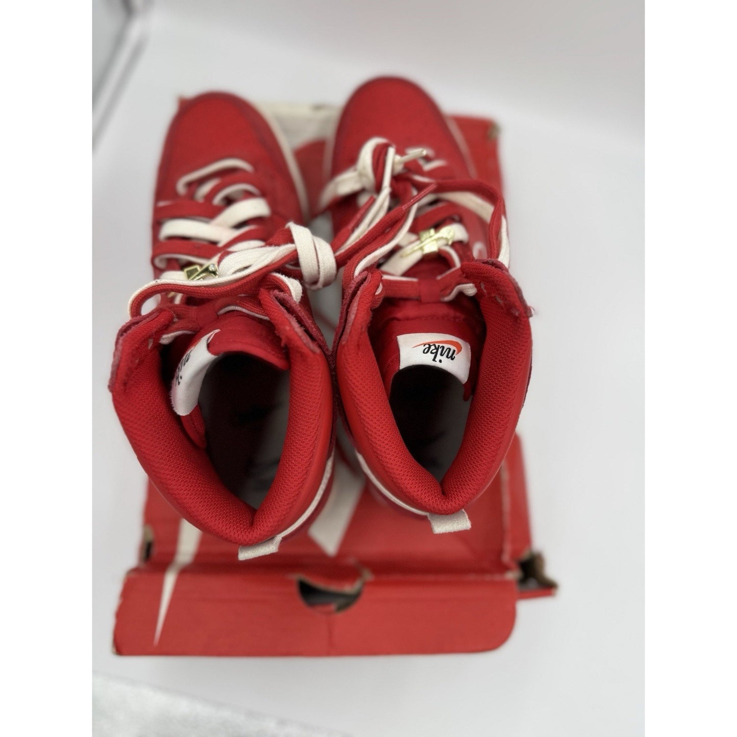 Size 9 - Nike Dunk SE High First Use Pack - University Red