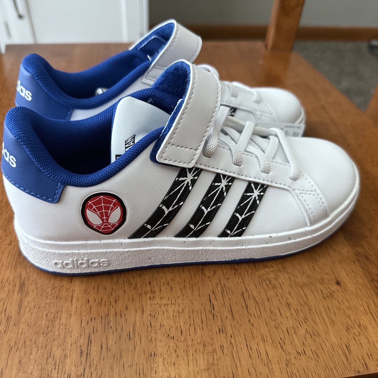 Size 2y Adidas Spider-Man Marvel Grant Court BS033
