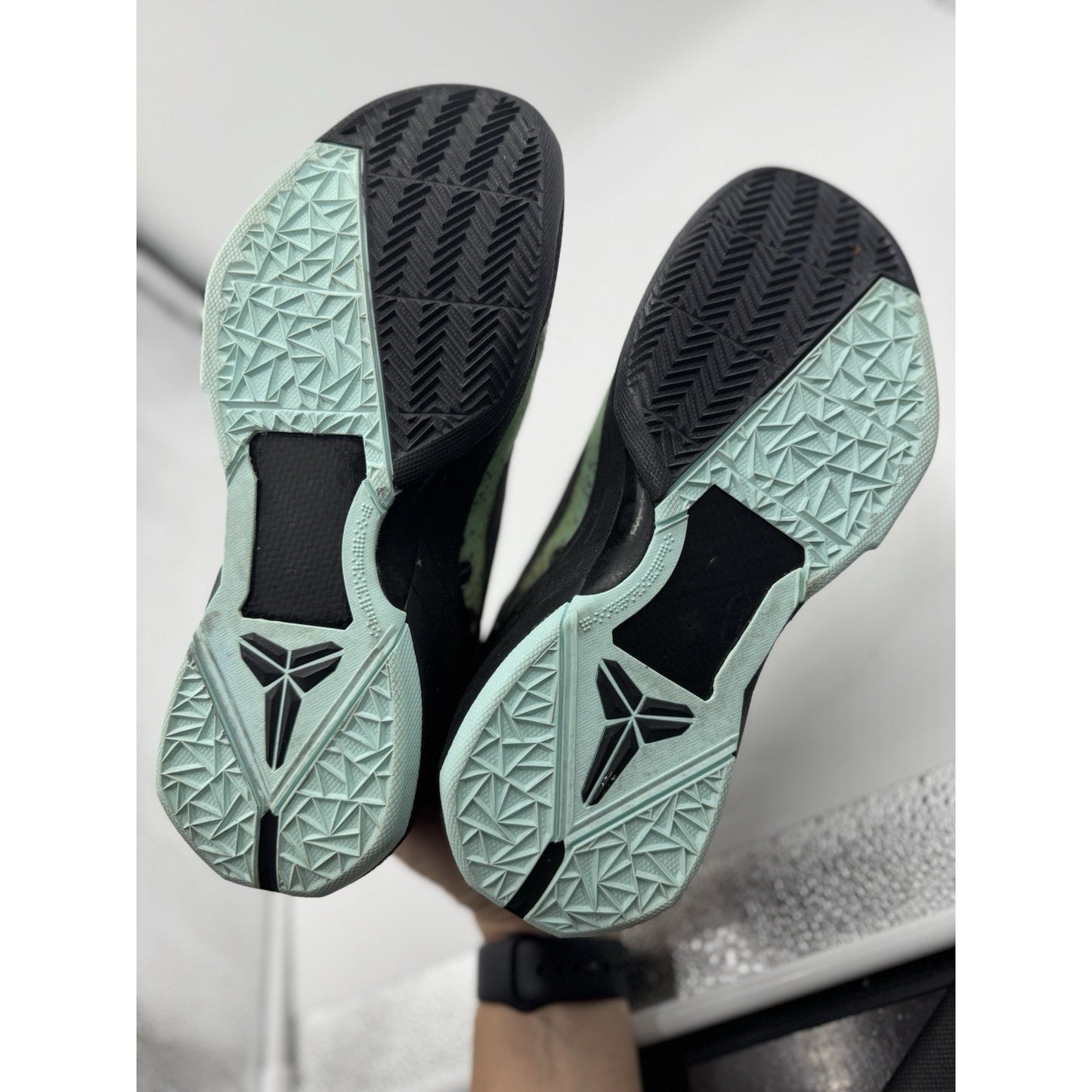 Size 8 Kobe 7 Poison Dart 488371-300